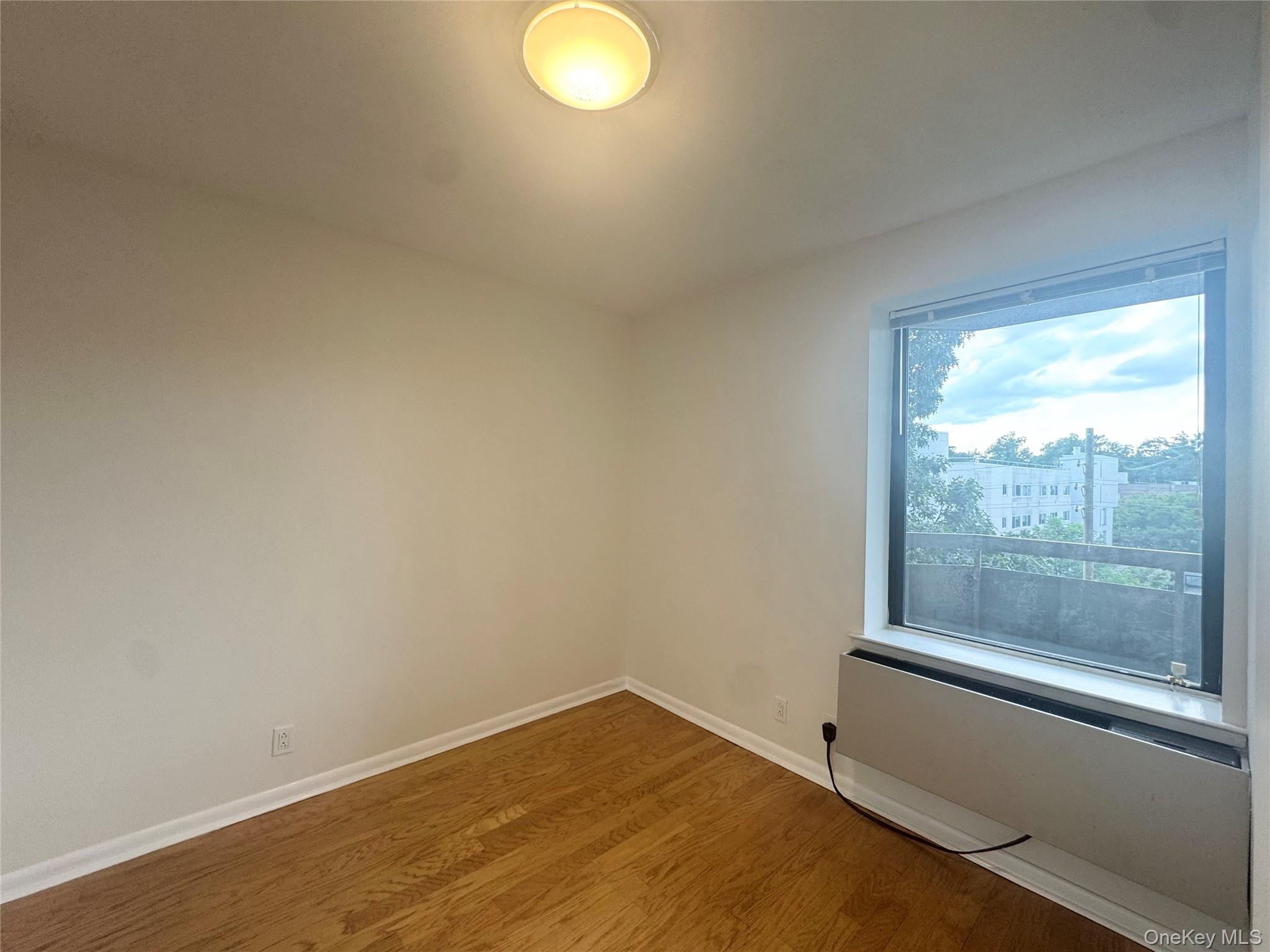 141 Great Neck Road, Unit 3F photo 11