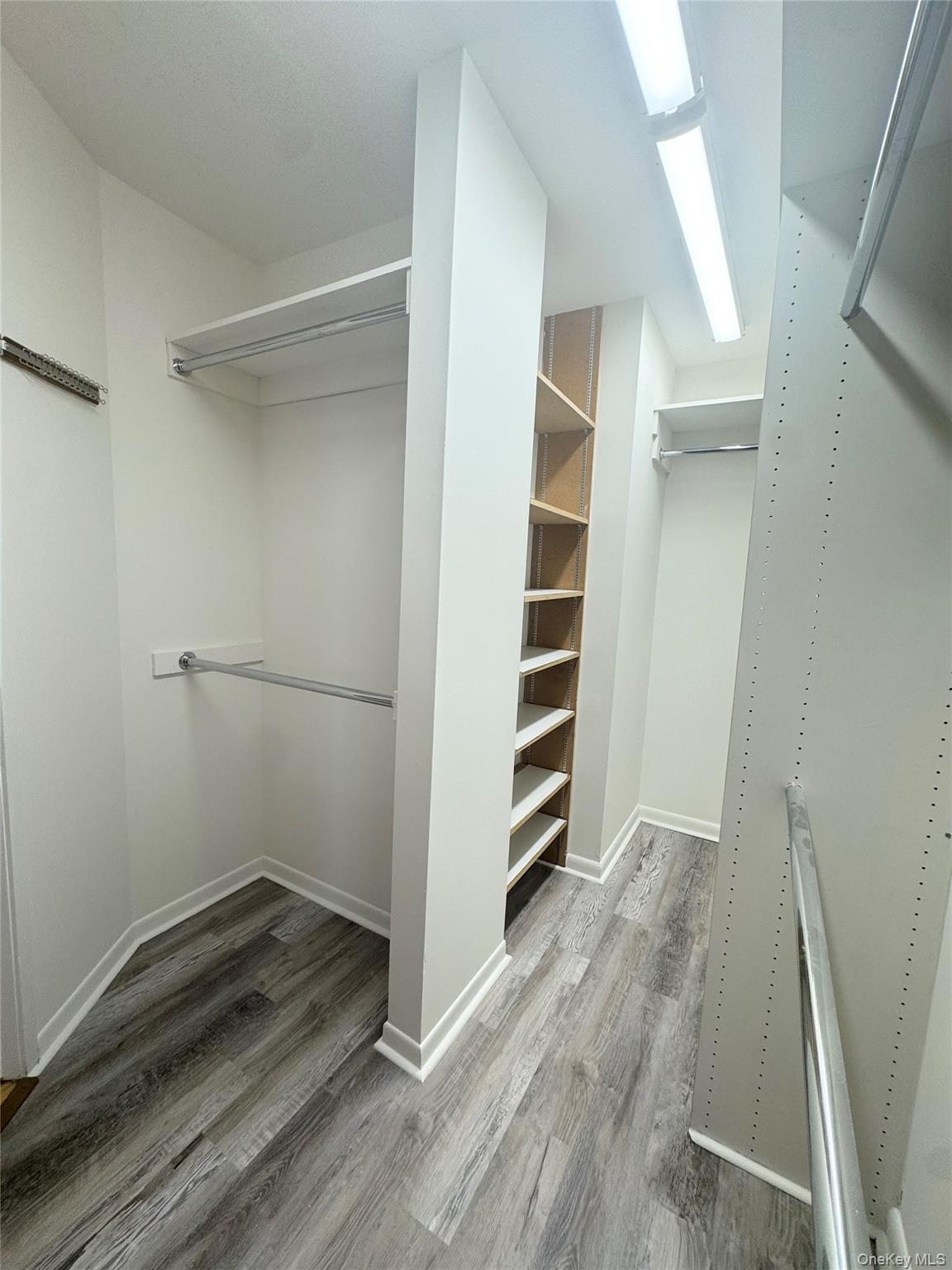 141 Great Neck Road, Unit 3F photo 15
