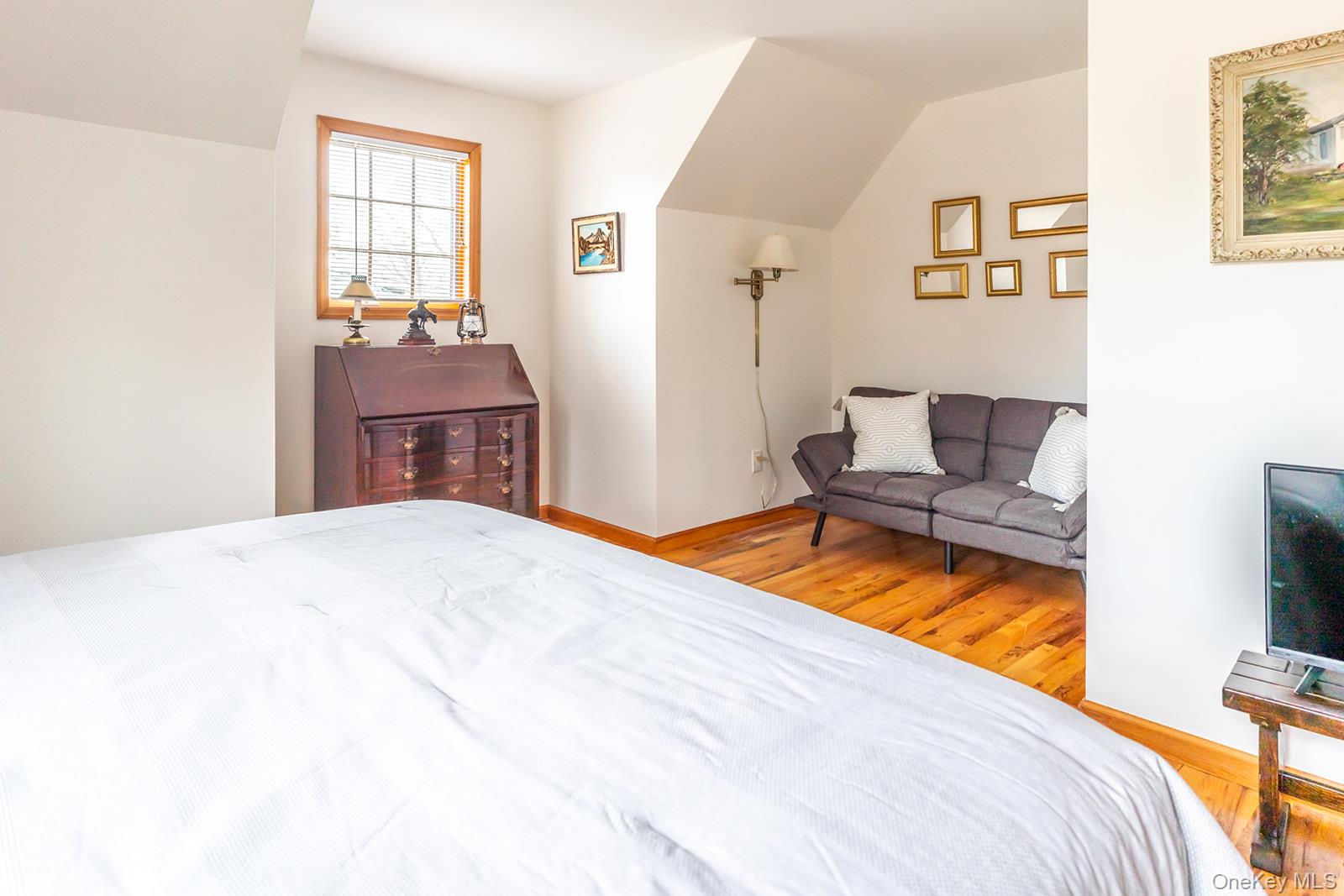 16 Roosevelt Boulevard – For Rent photo 8