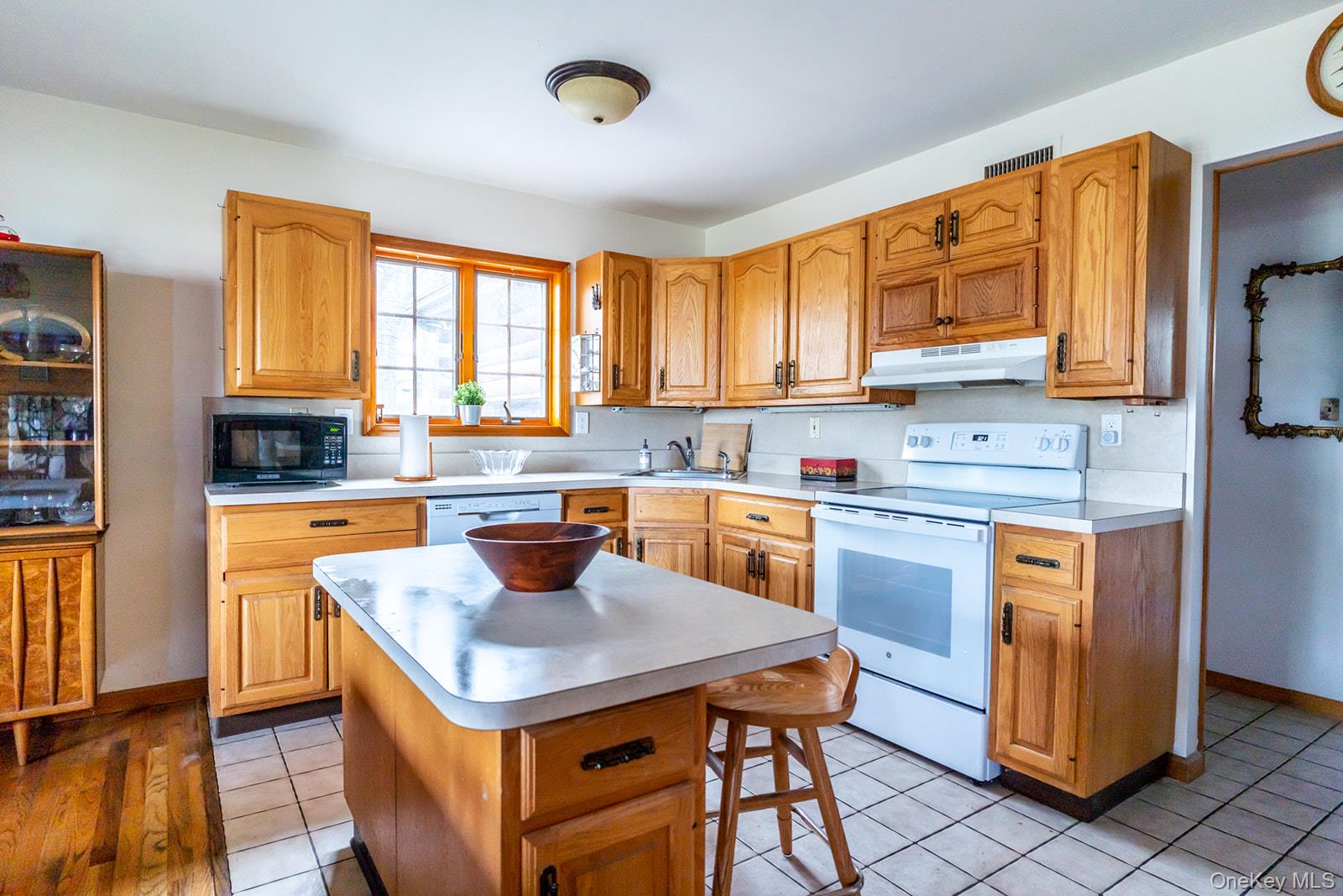 16 Roosevelt Boulevard – For Rent photo 18