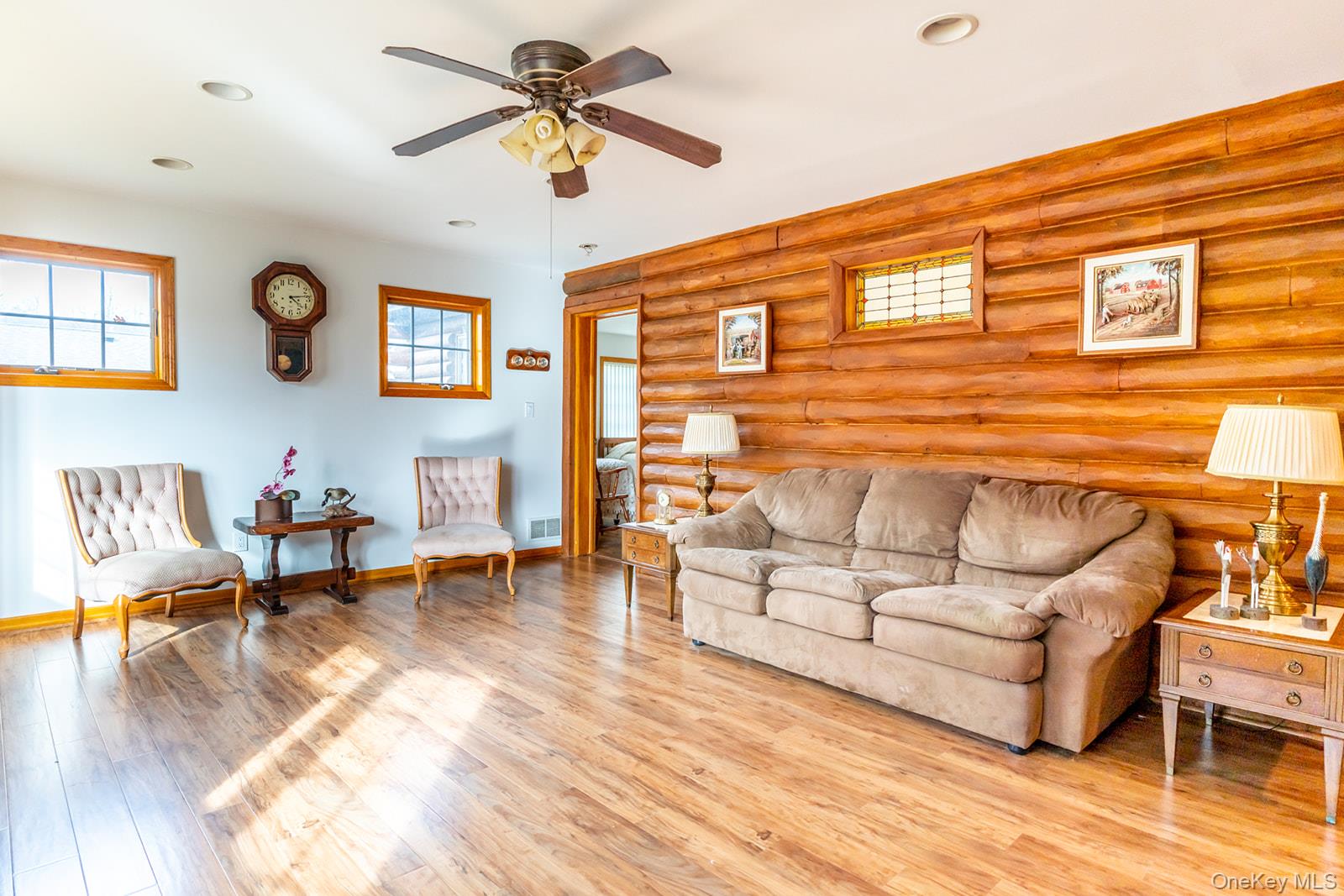 16 Roosevelt Boulevard – For Rent photo 13