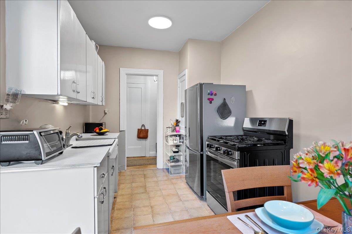 445 Gramatan Avenue, Unit HB2 photo 12