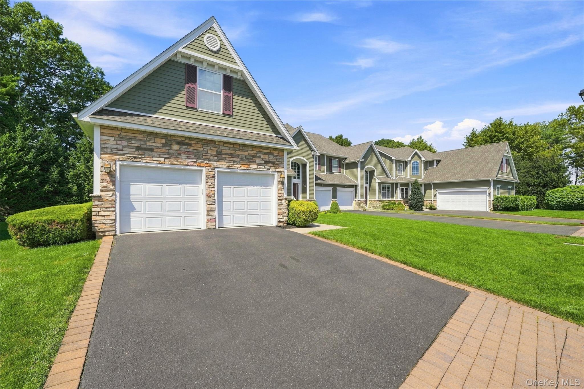 104 Victoria Place – For Sale photo 2