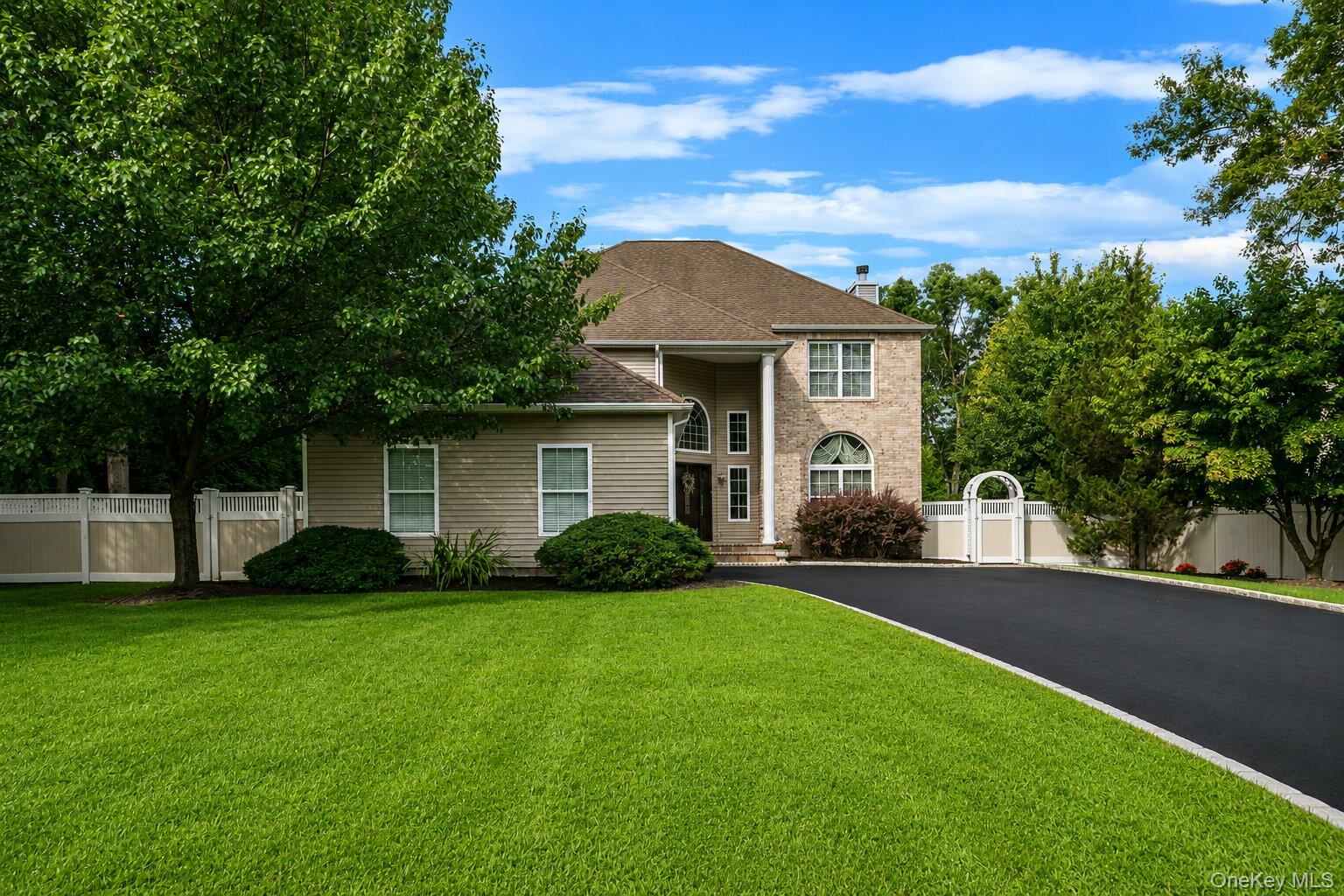 44 Independence Way – For Sale photo 2