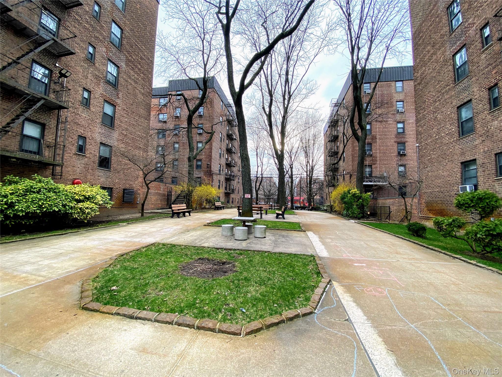 90-10 32nd Avenue, Unit 305 photo 10
