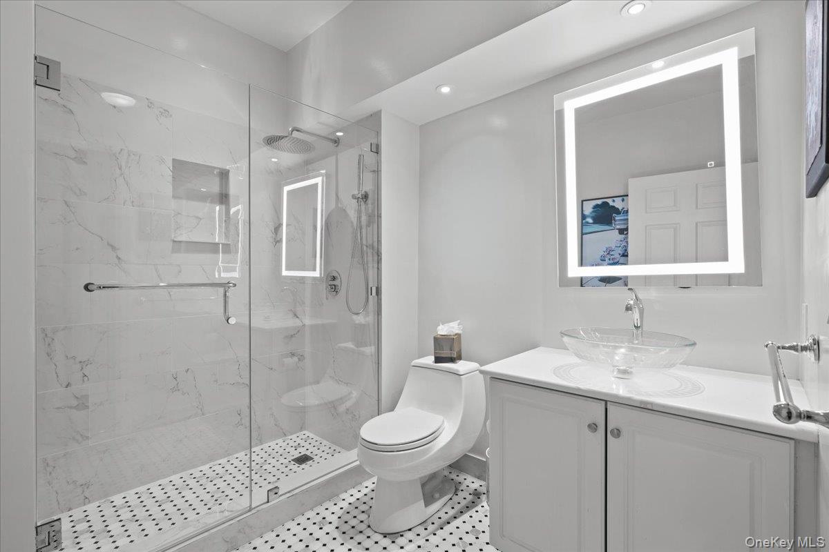 138 Doral Greens Drive W – For Sale photo 8