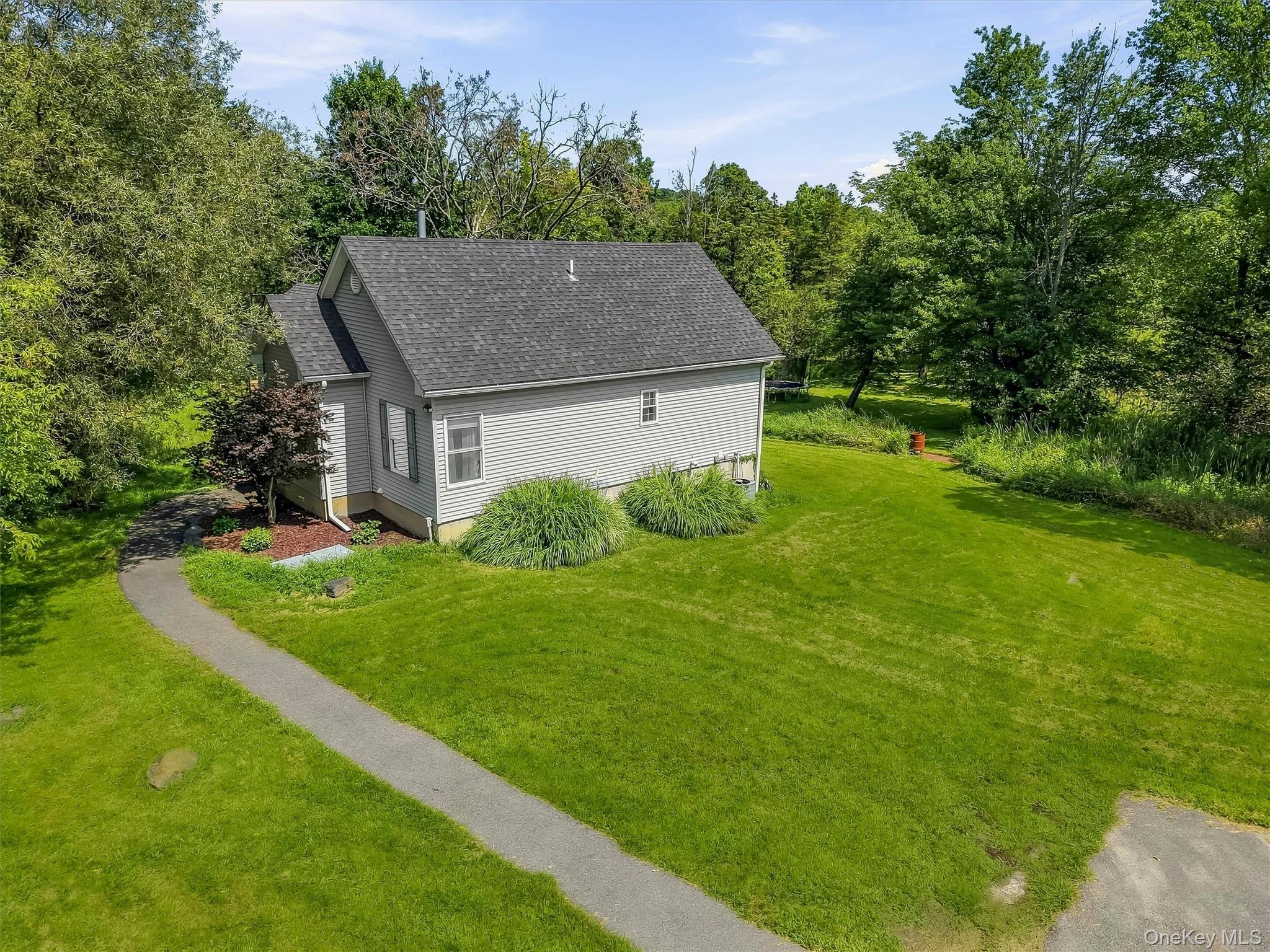 50 Hambletonian Avenue – For Sale photo 3