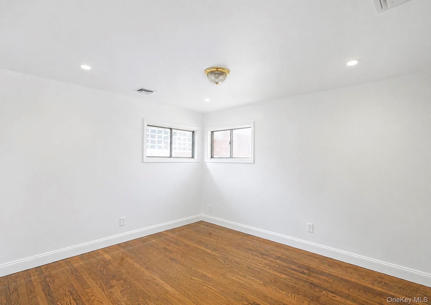 71 6th Street – For Sale photo 12