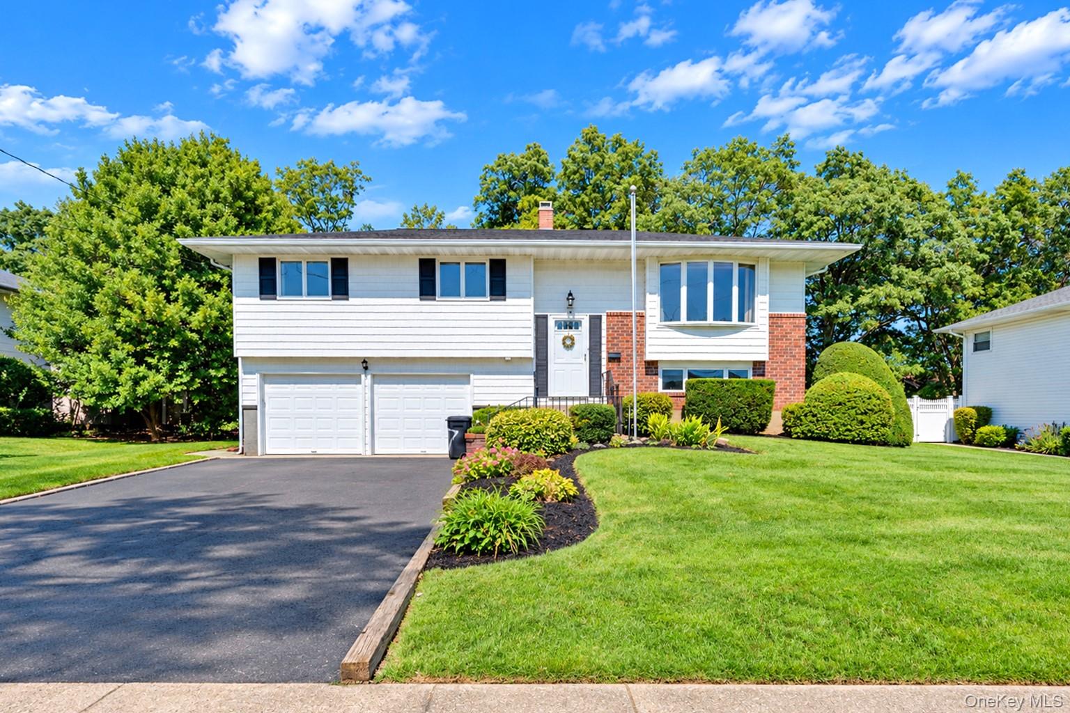107 Headline Road – For Sale