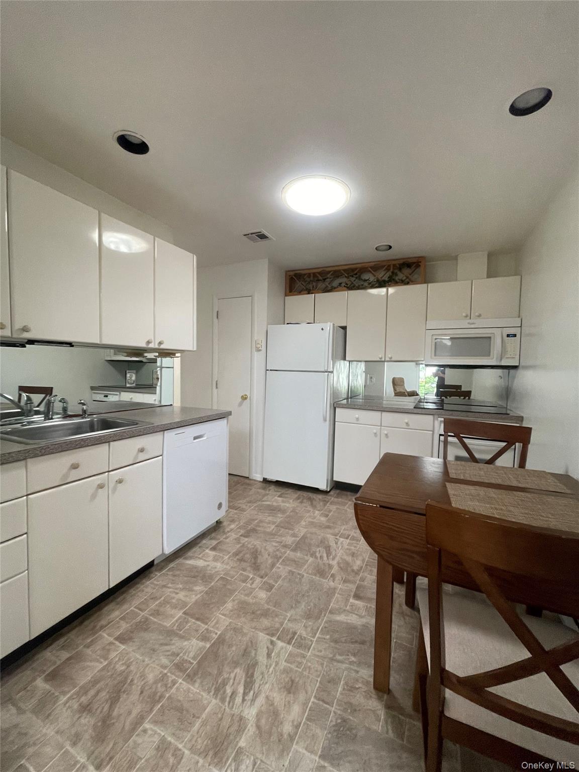 152A Laurance Lane, Unit A photo 16