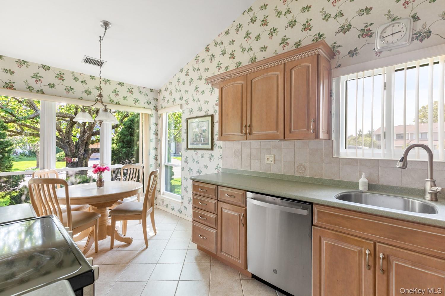 59 S Pond Lane – For Sale photo 5