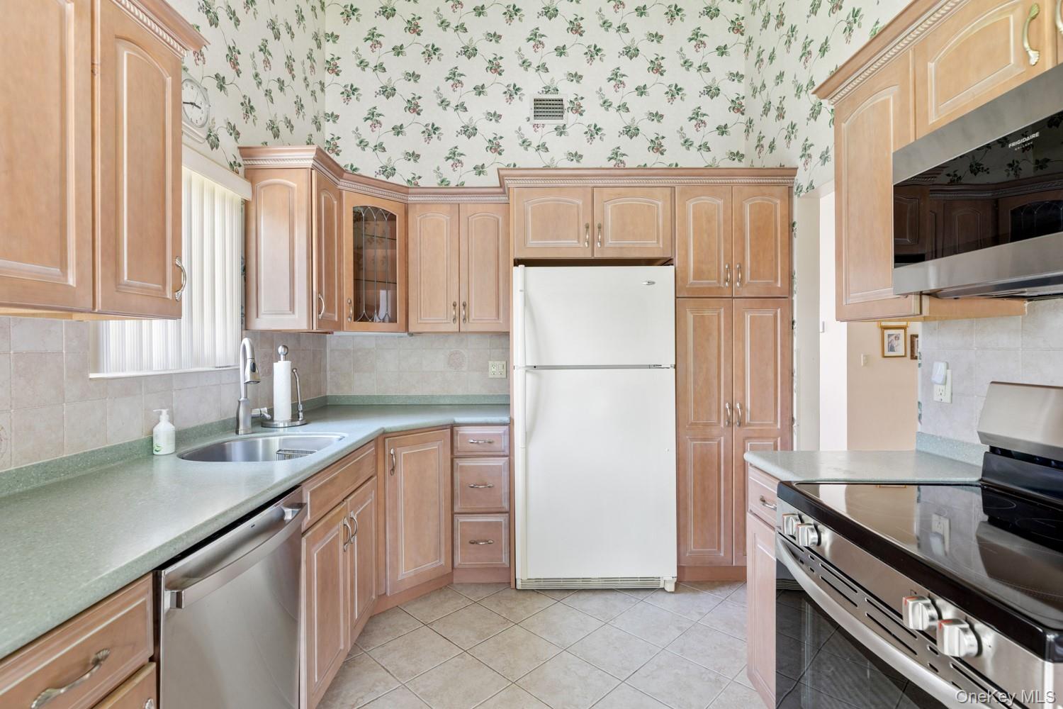 59 S Pond Lane – For Sale photo 4