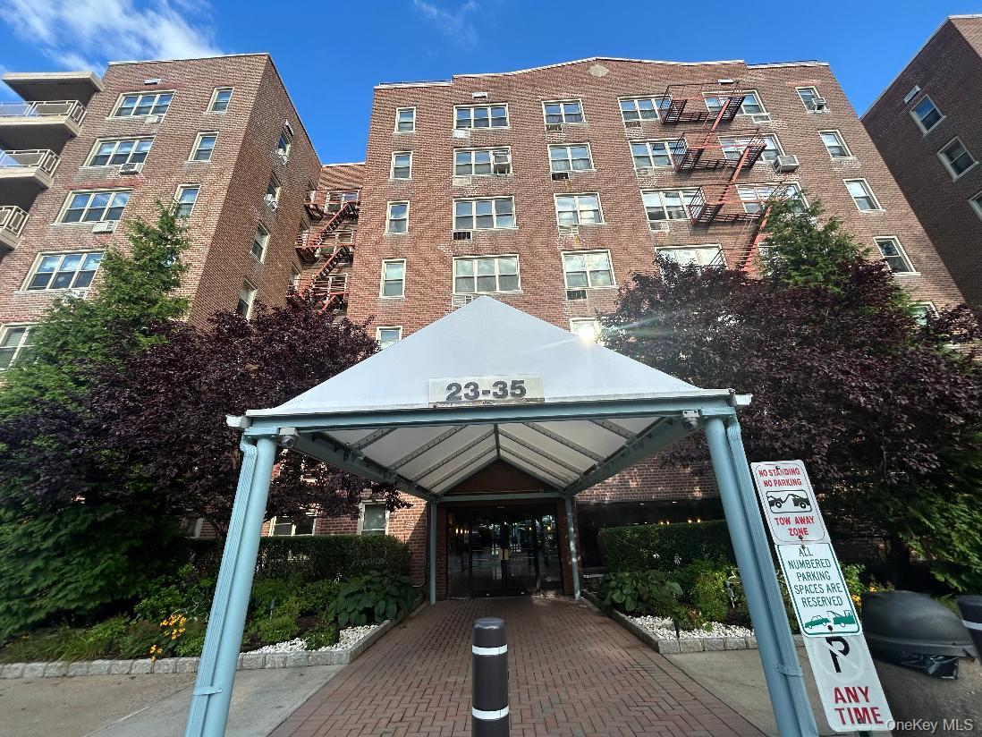 23-35 Bell Boulevard, Unit 3H