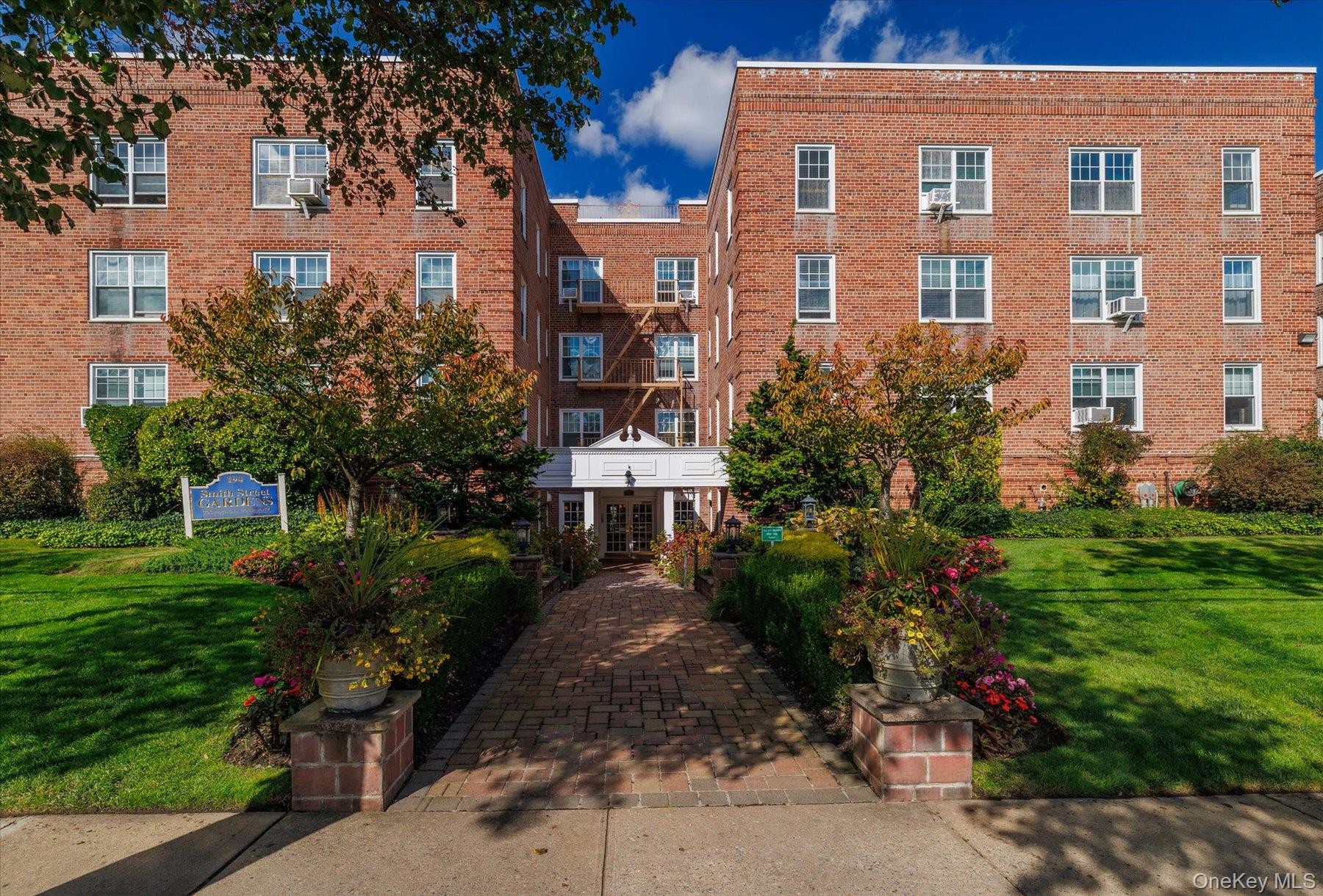 194 Smith Street, Unit 1Q