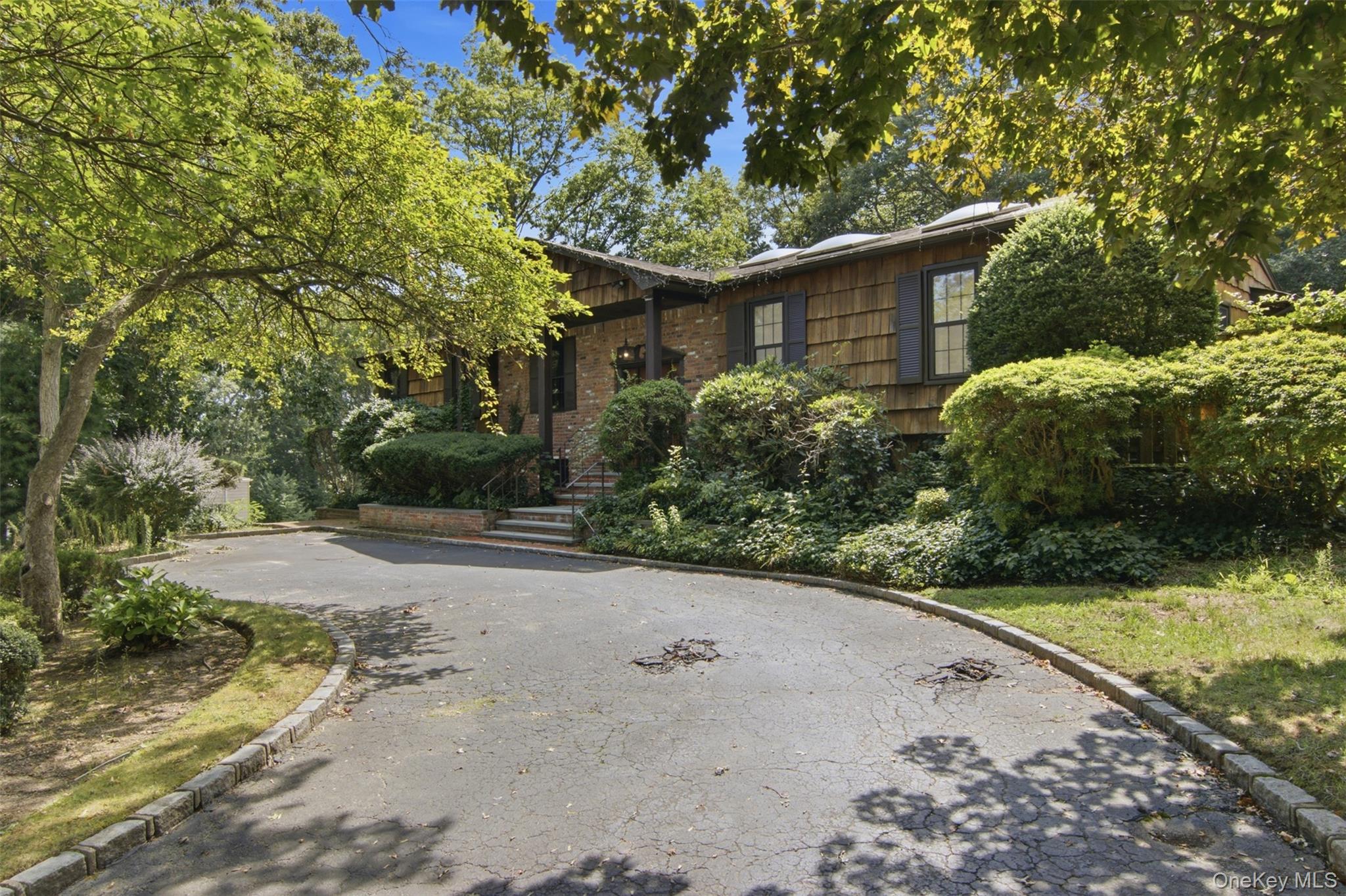 2 Cascade Court – For Sale