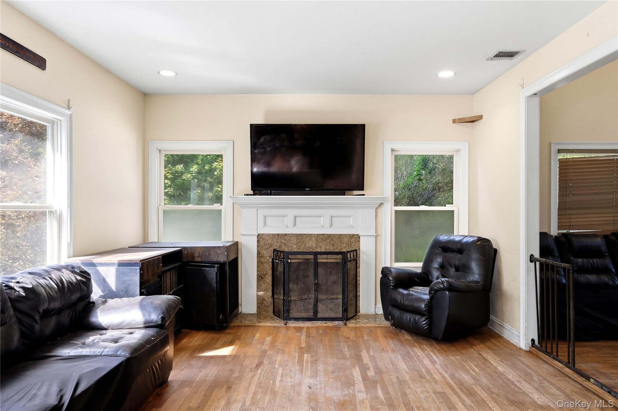 204 Melrose Parkway – For Sale photo 16