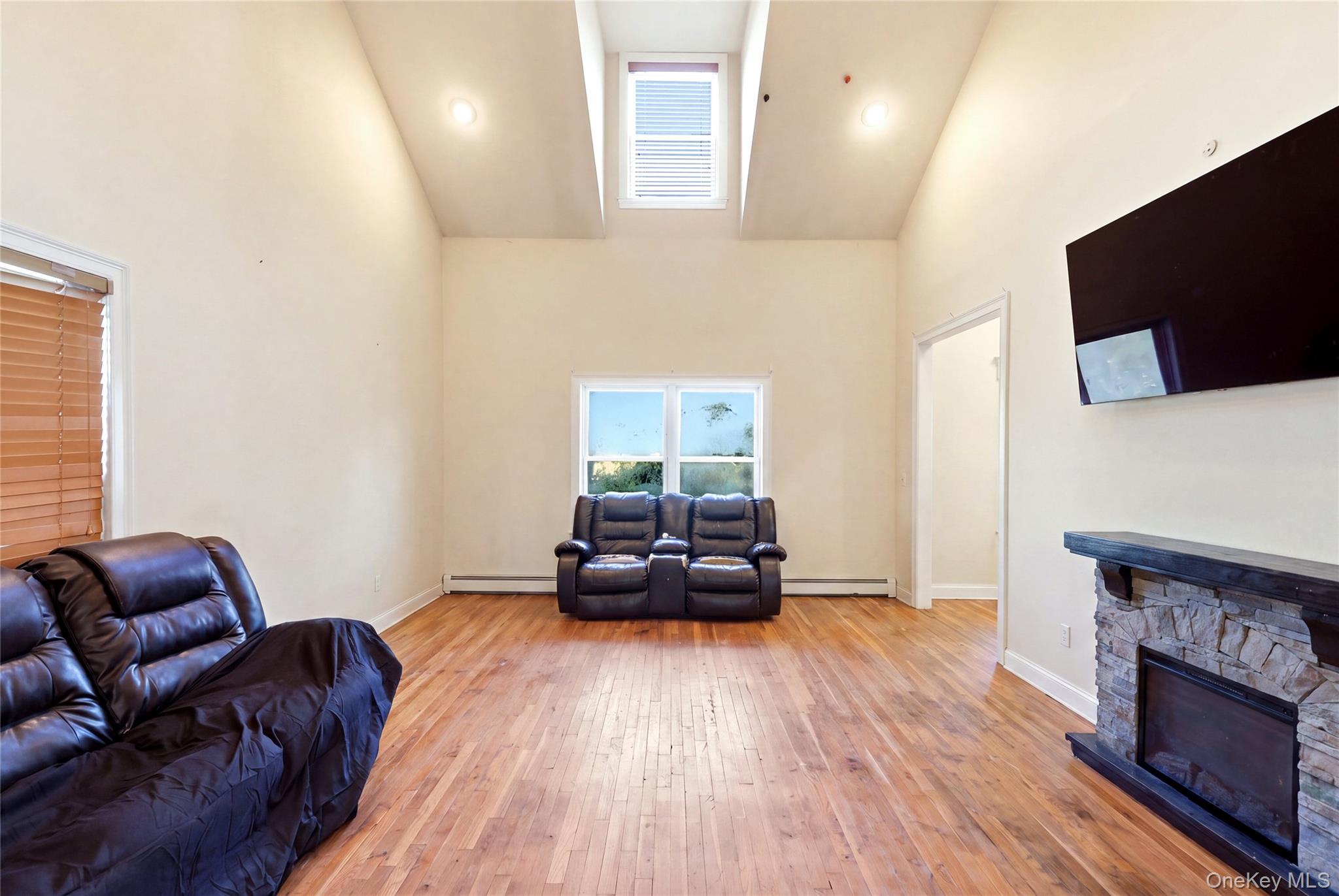 204 Melrose Parkway – For Sale photo 14