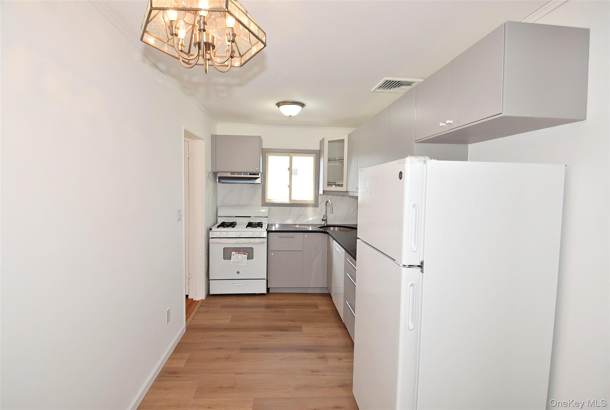 855 Surf Street – For Rent photo 8