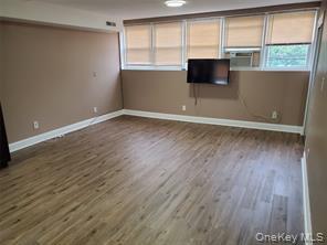 524 Merrick Road, Unit 2nd Fl photo 2
