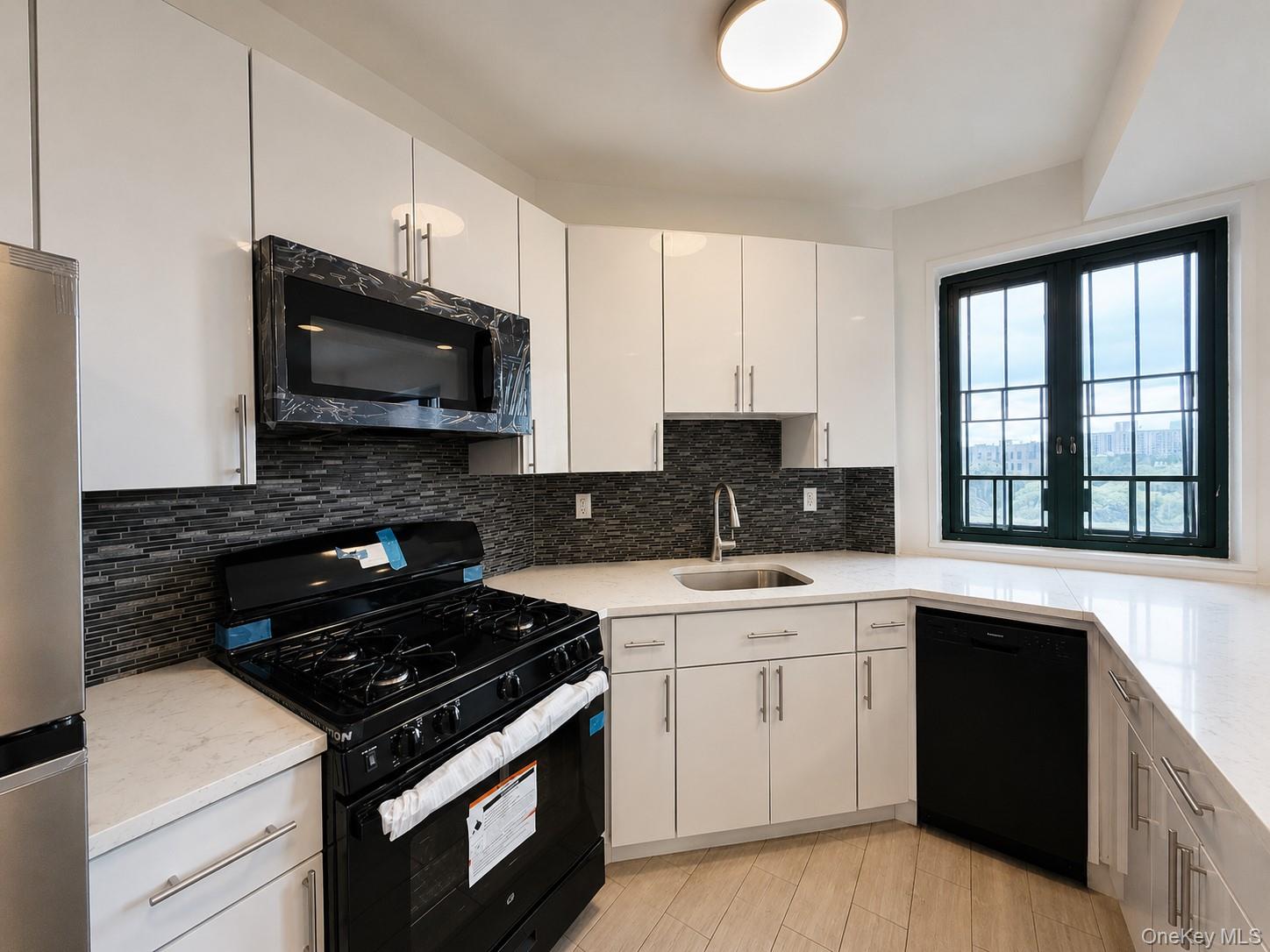 1594 Unionport Road, Unit 3H photo 2