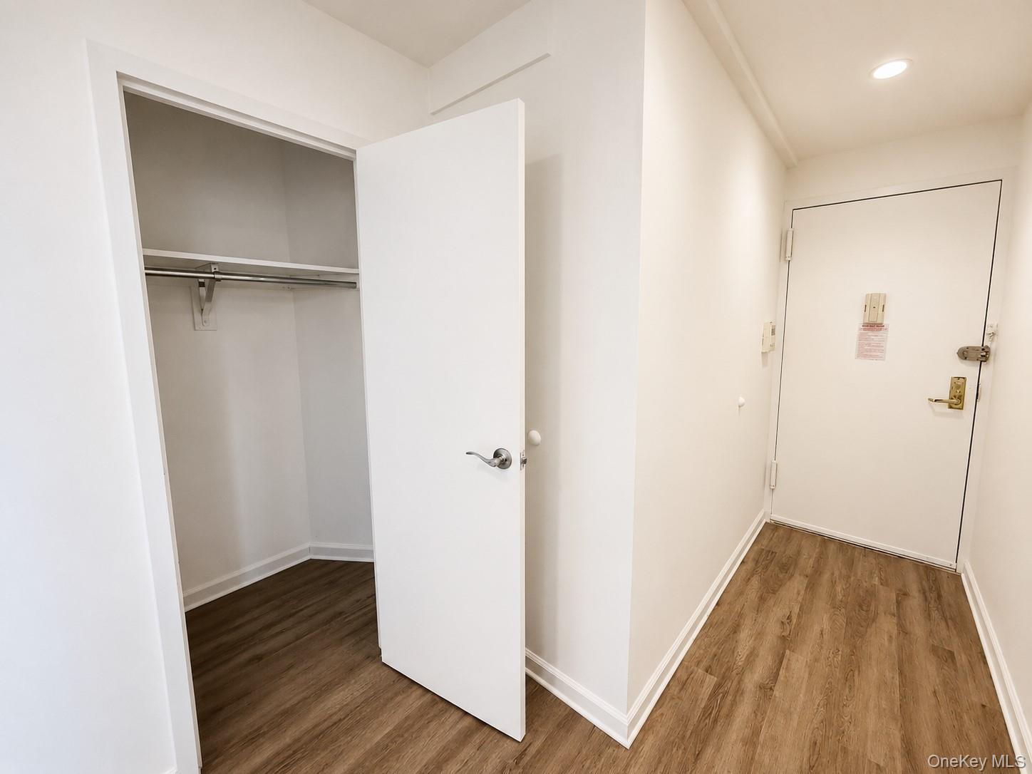 1594 Unionport Road, Unit 3H photo 4
