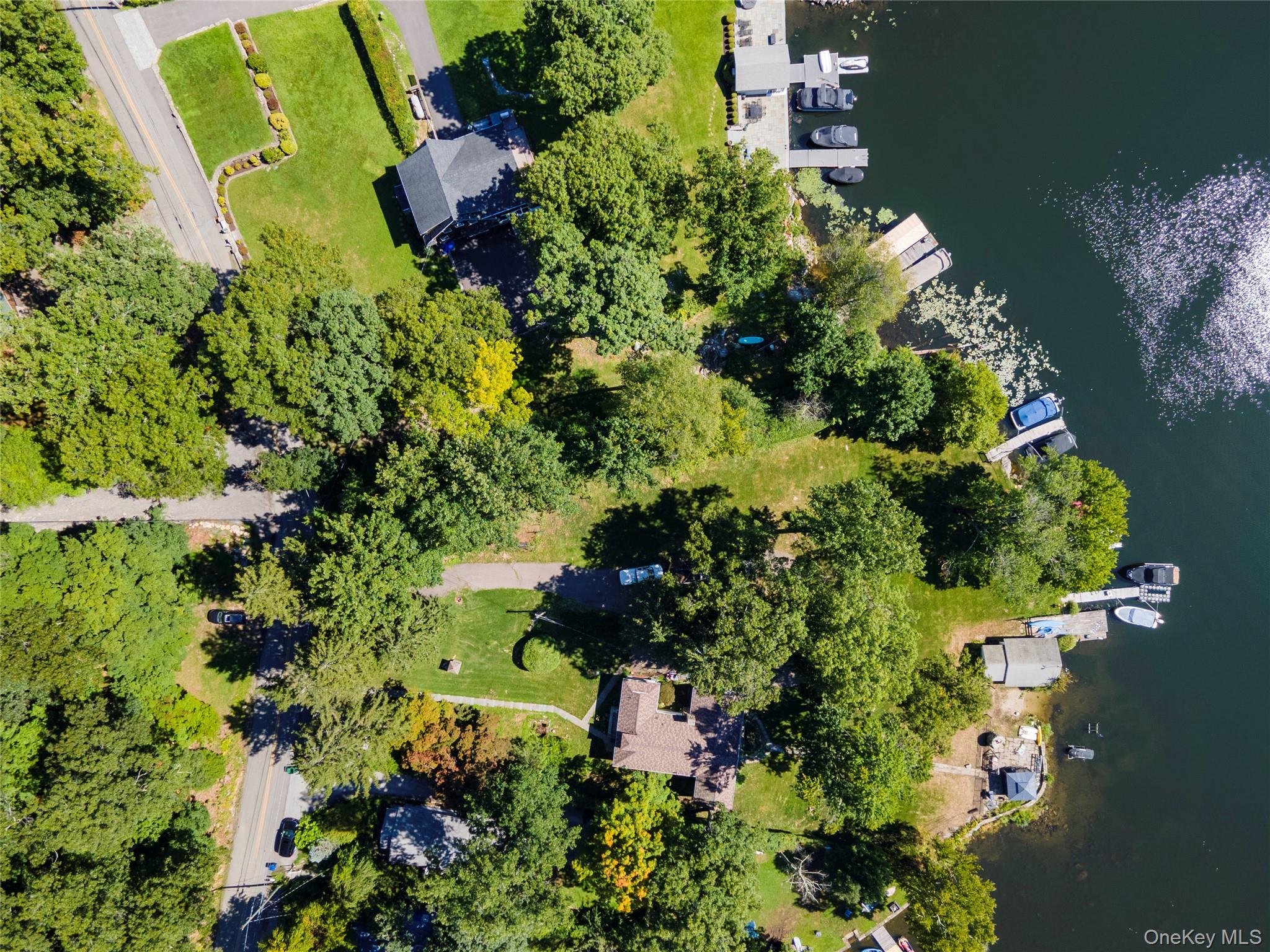 137 W Shore Drive – For Sale photo 4