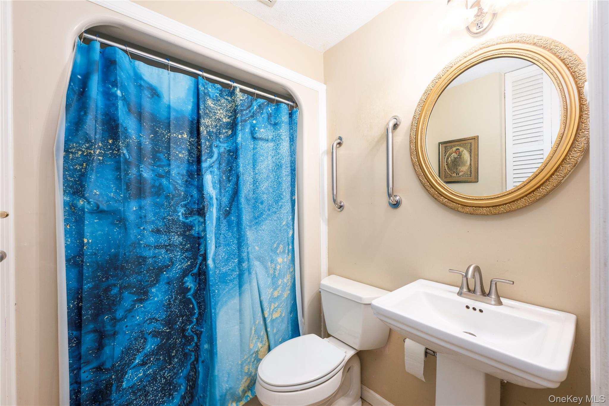 137 W Shore Drive – For Sale photo 19