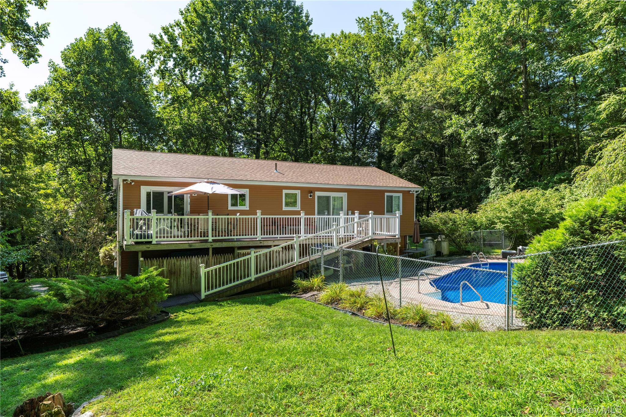 137 W Shore Drive – For Sale photo 24
