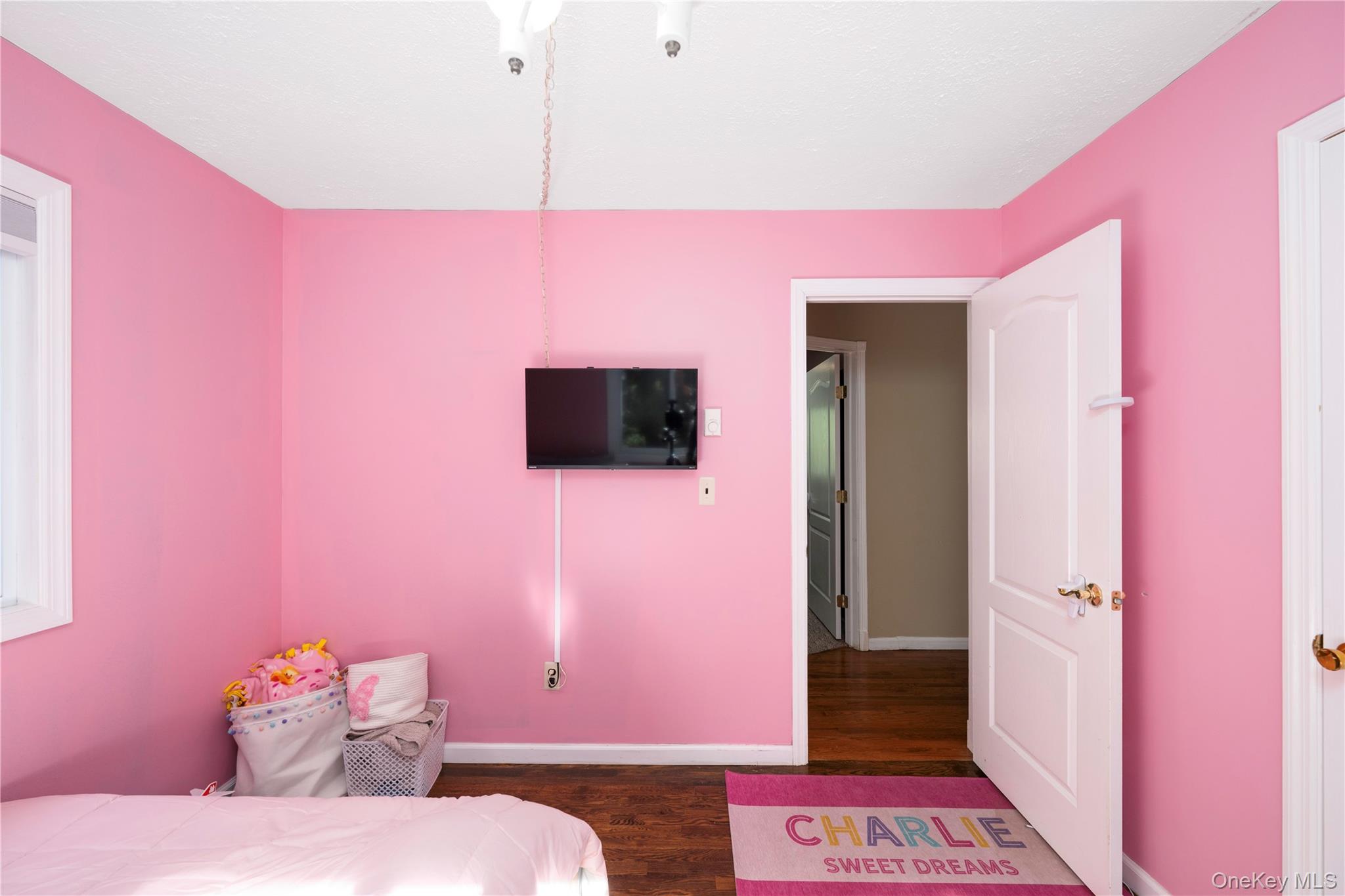 137 W Shore Drive – For Sale photo 16