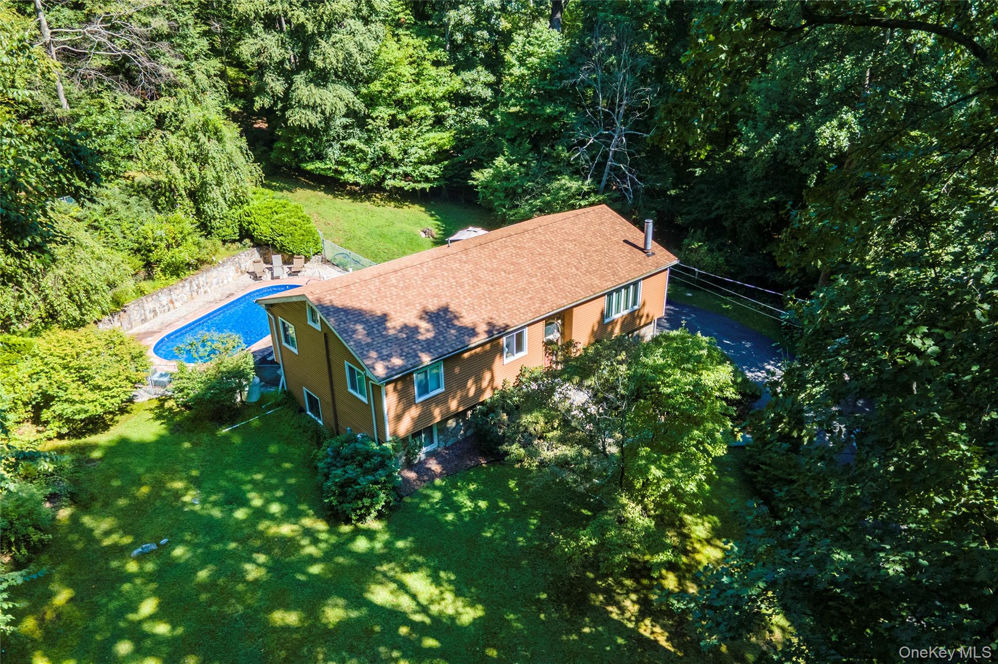 137 W Shore Drive – For Sale photo 26
