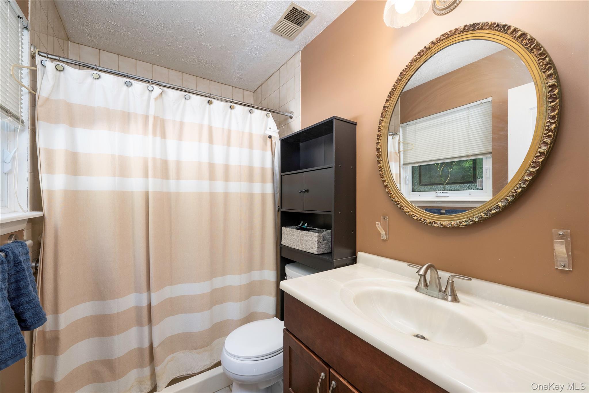 137 W Shore Drive – For Sale photo 12