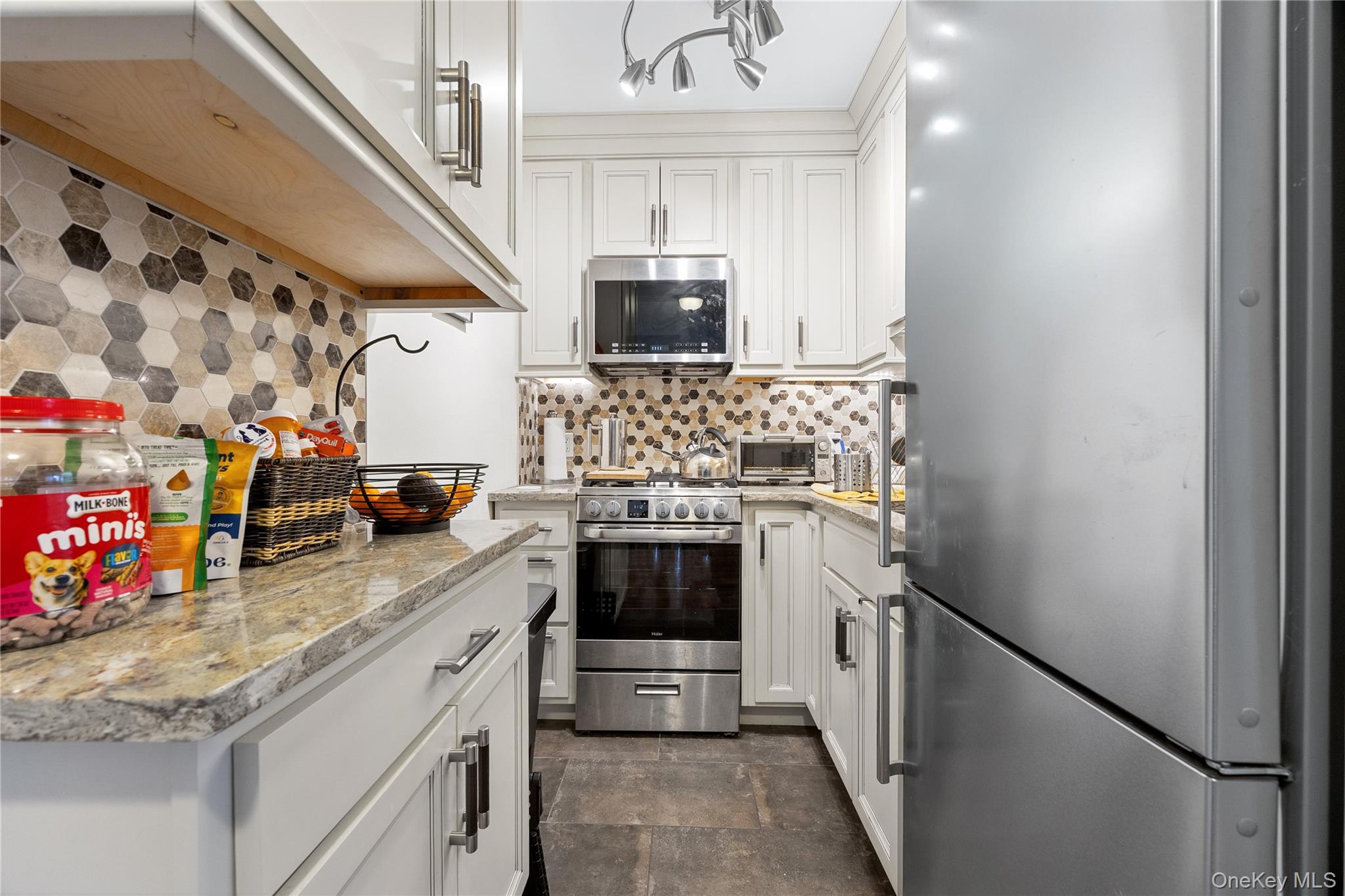 6200 Riverdale Avenue, Unit 7J photo 11