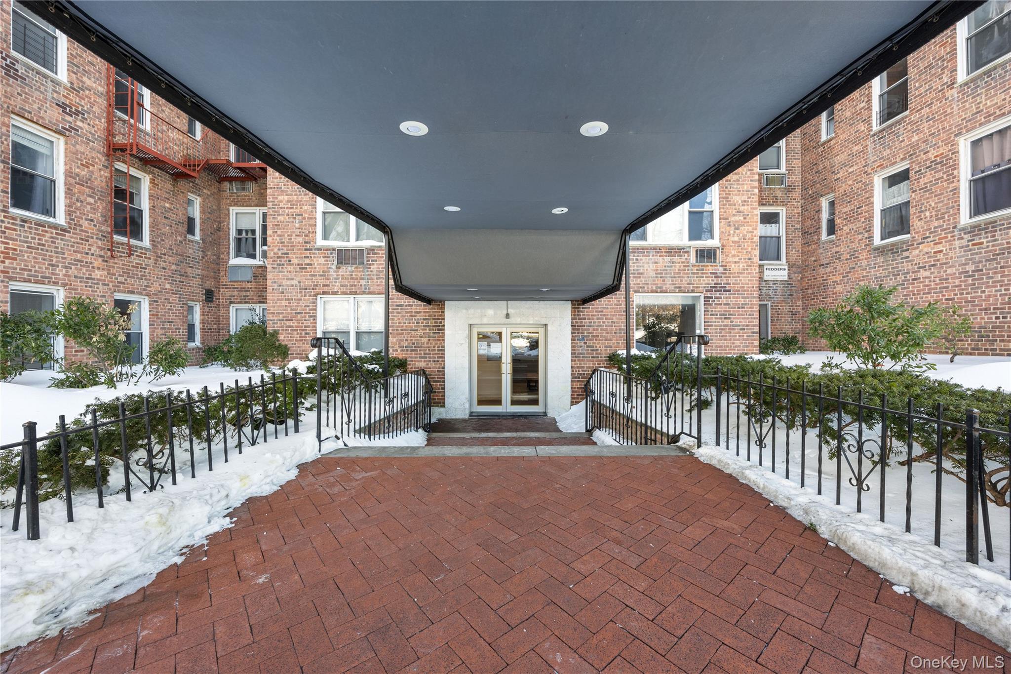 6200 Riverdale Avenue, Unit 7J photo 2