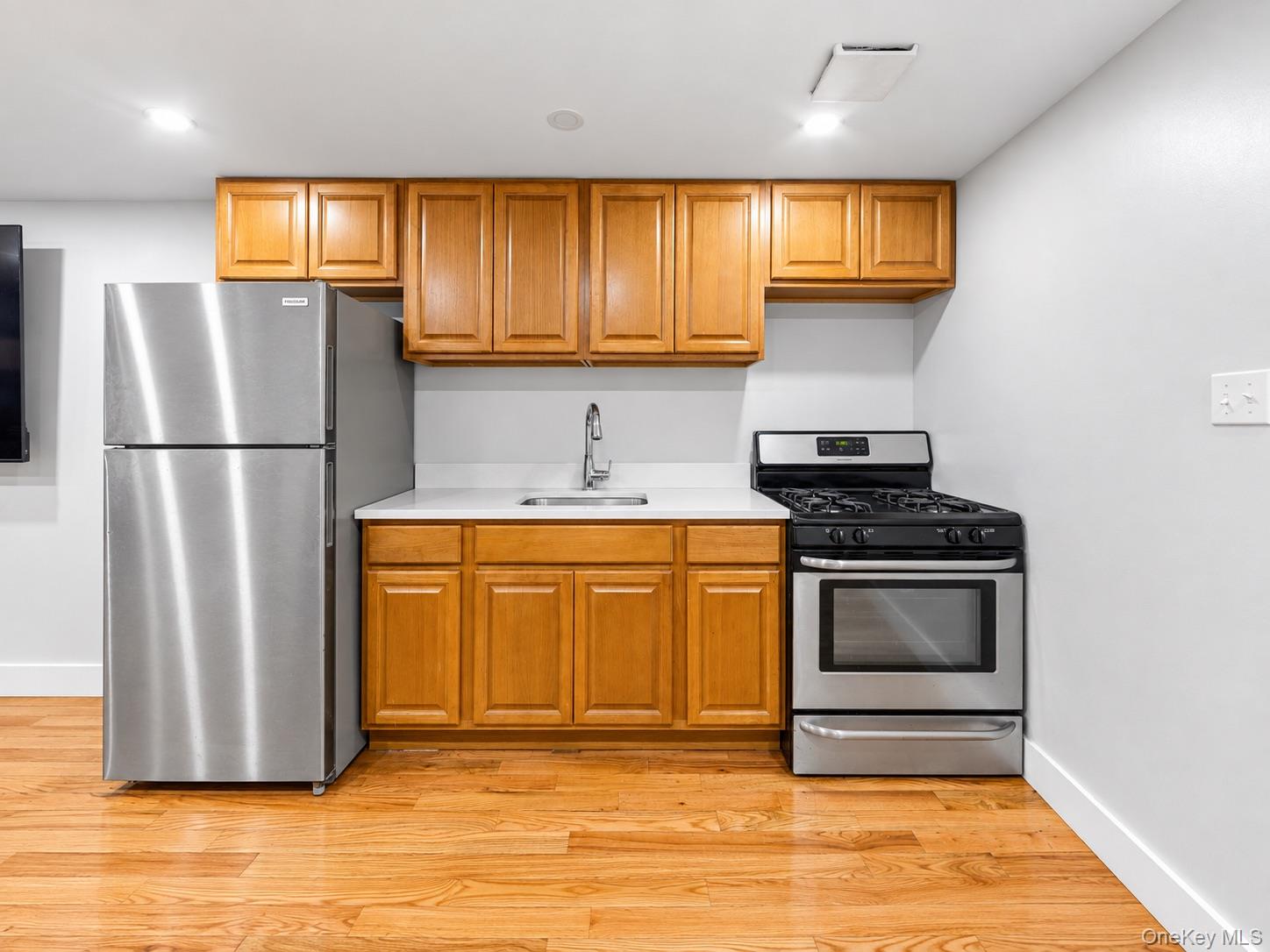 2421 Dean Street – For Sale photo 4