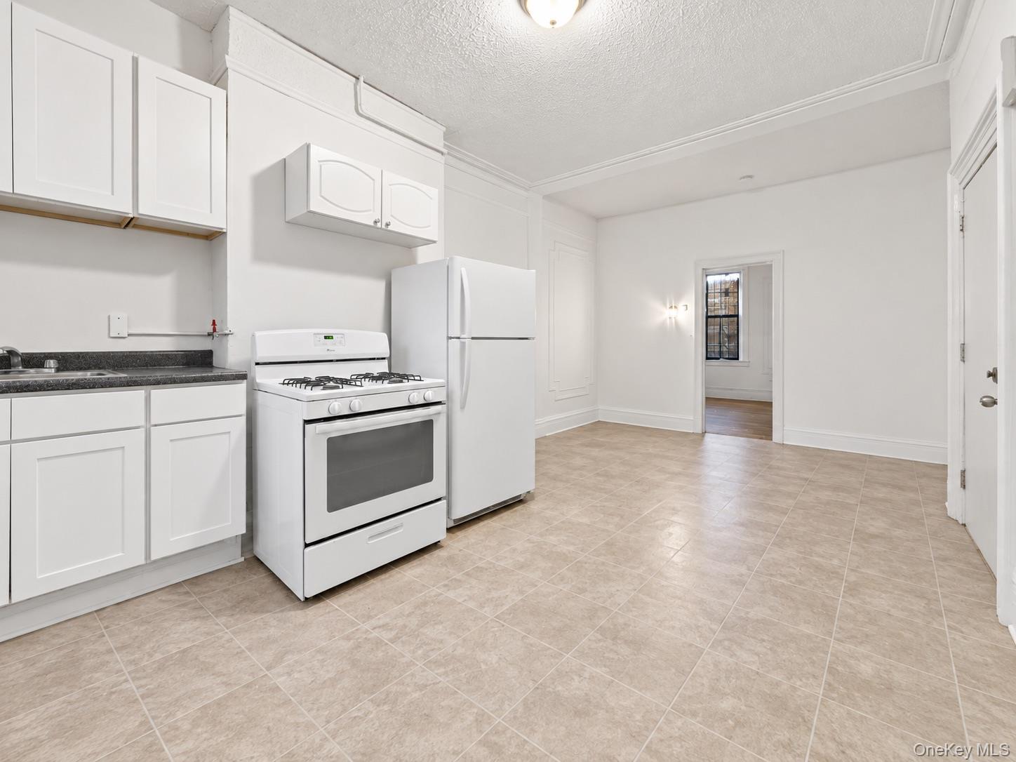 2421 Dean Street – For Sale photo 2