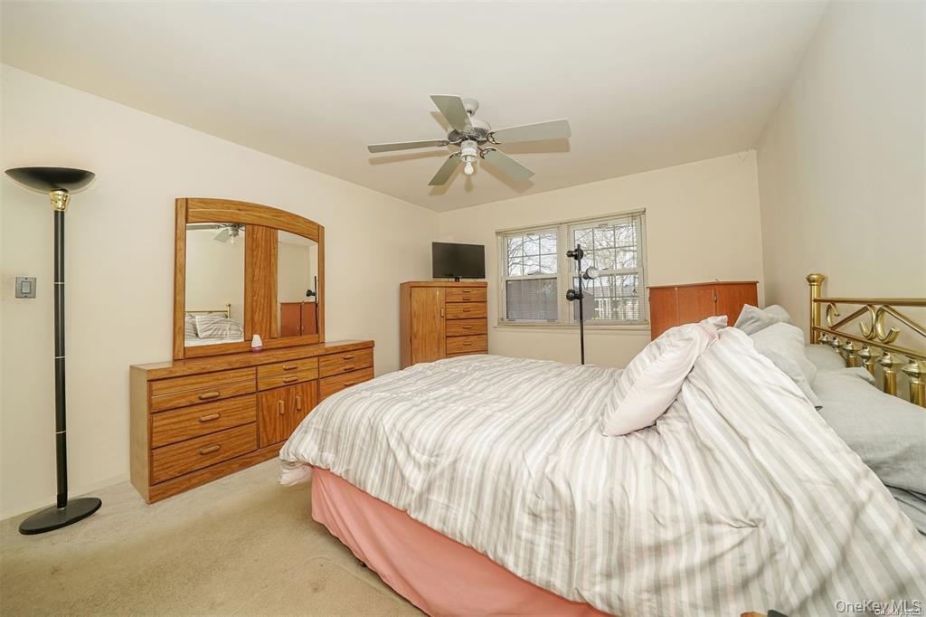 37 Santa Barbara Drive – For Sale photo 5