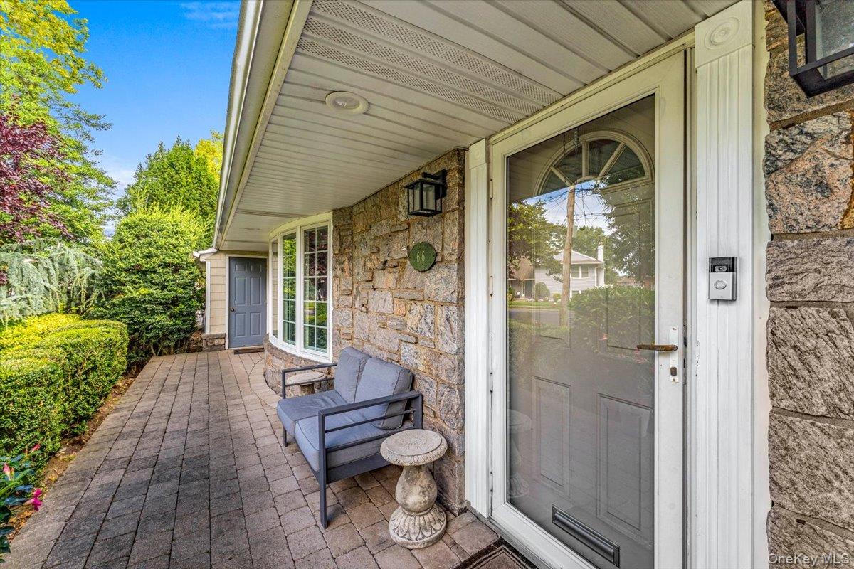 616 Woodmere Boulevard – For Sale photo 2