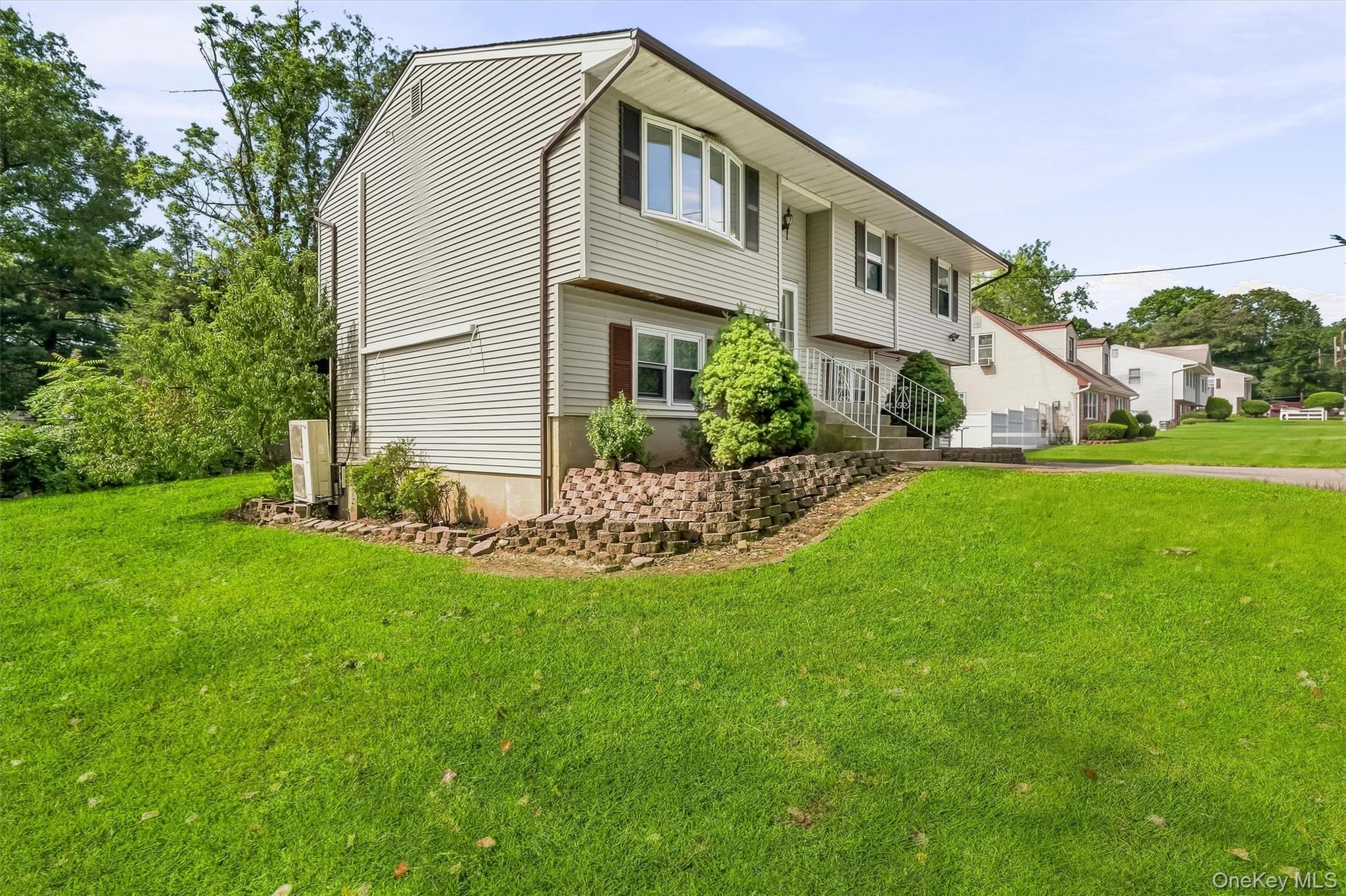 2 Maple Avenue – For Sale photo 2