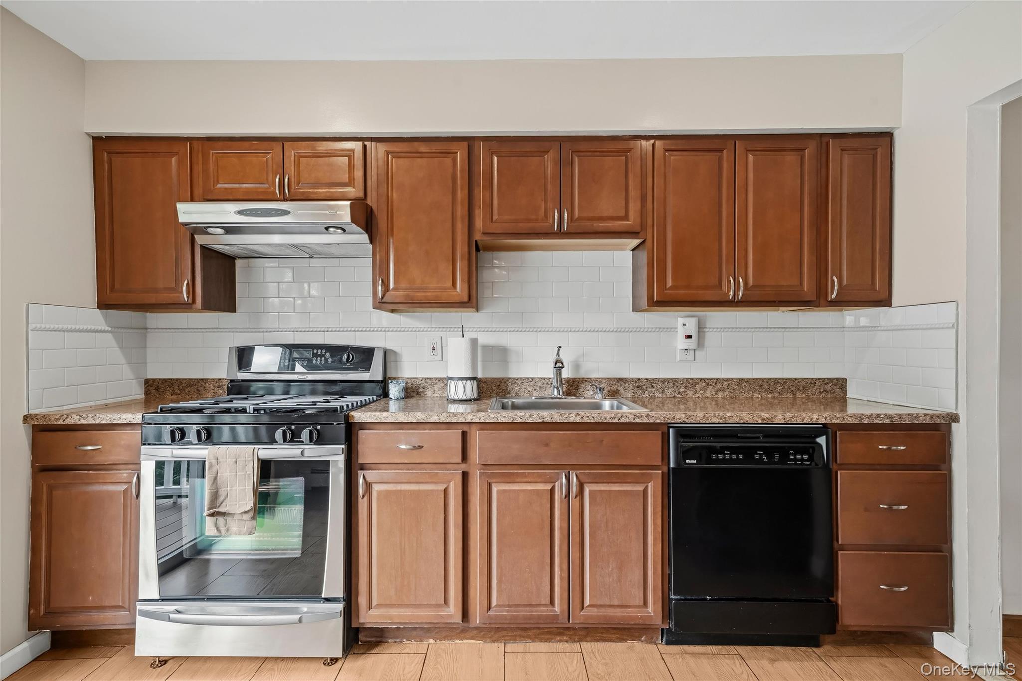 2 Maple Avenue – For Sale photo 18