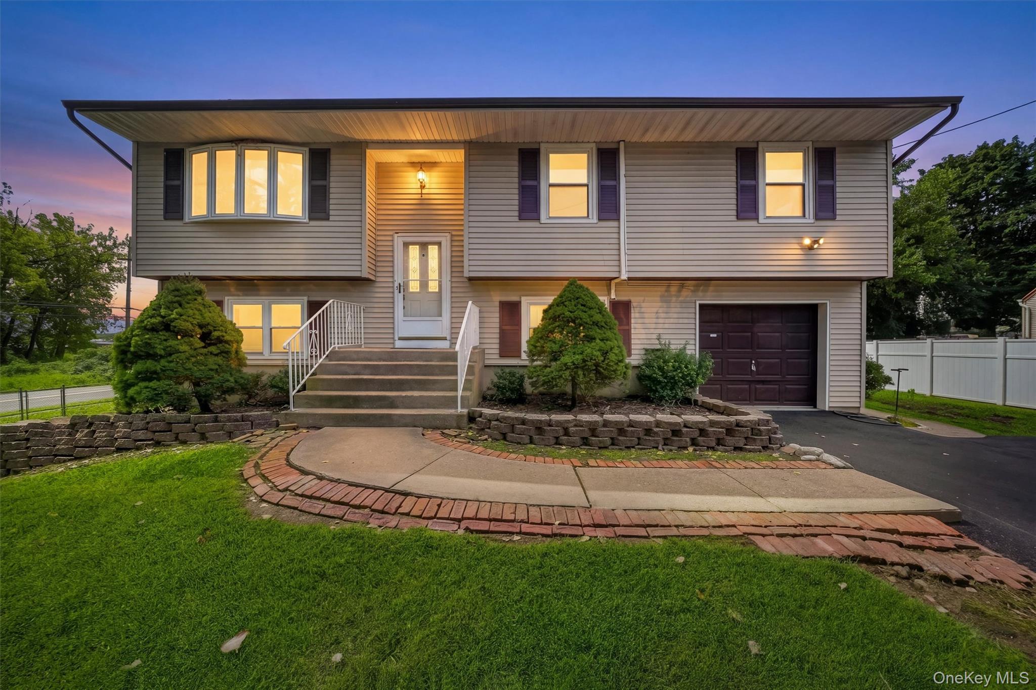 2 Maple Avenue – For Sale