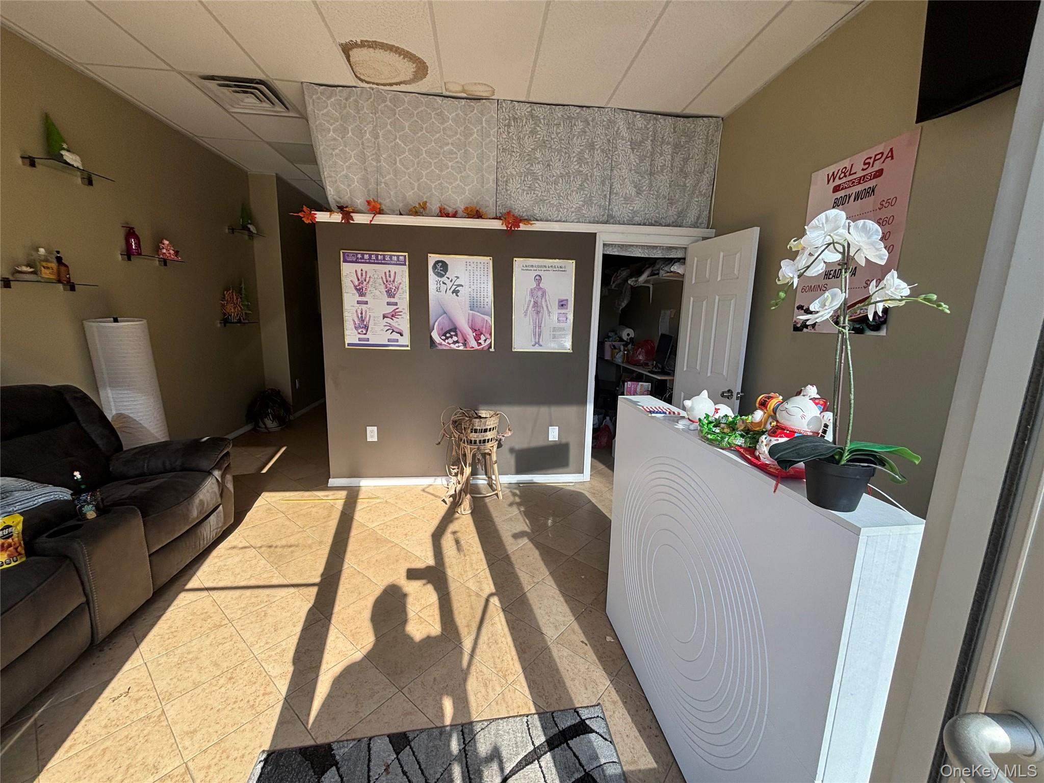 796 Carman Ave Avenue, Unit 102 photo 2
