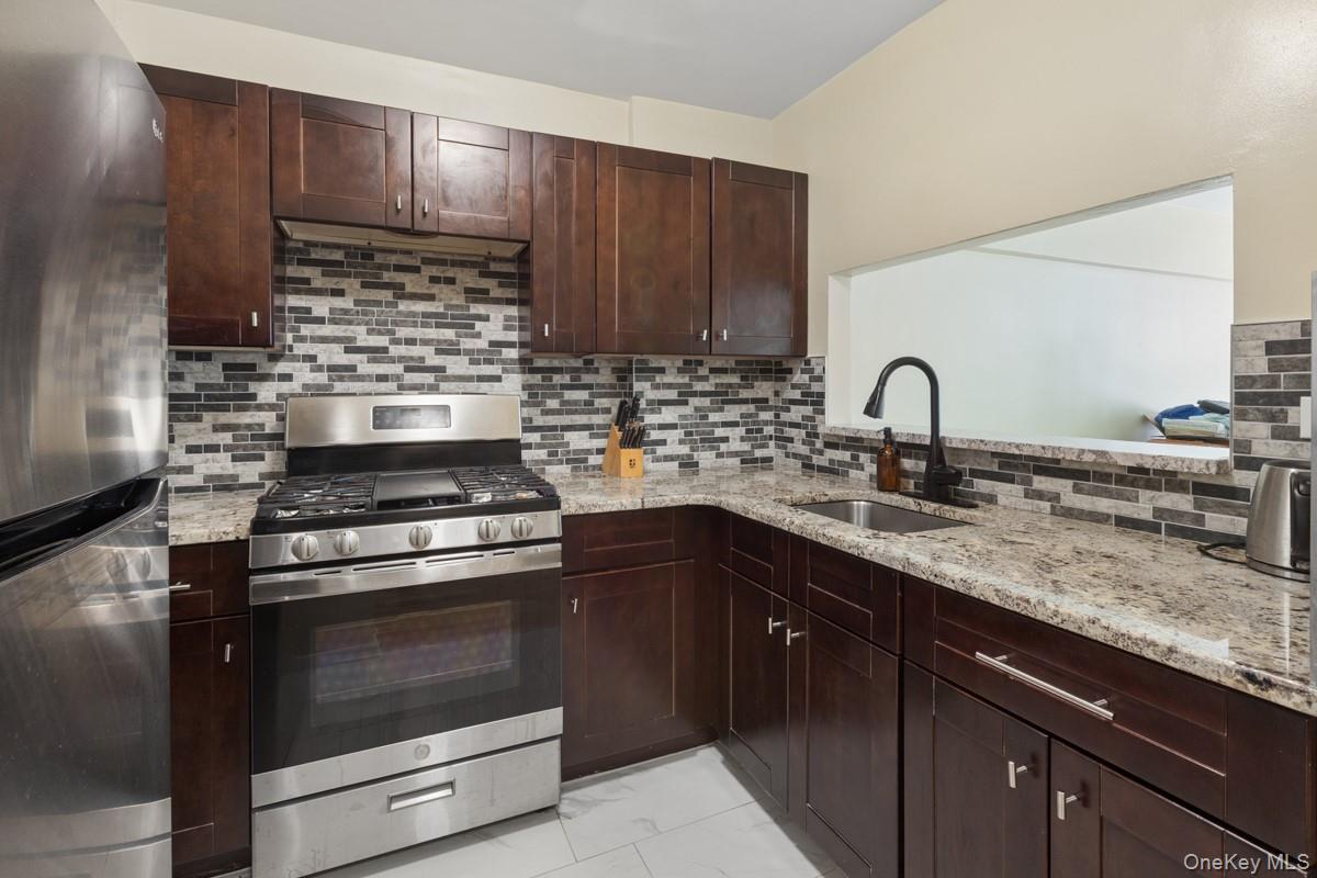 94-11 59th Avenue, Unit D9 photo 2