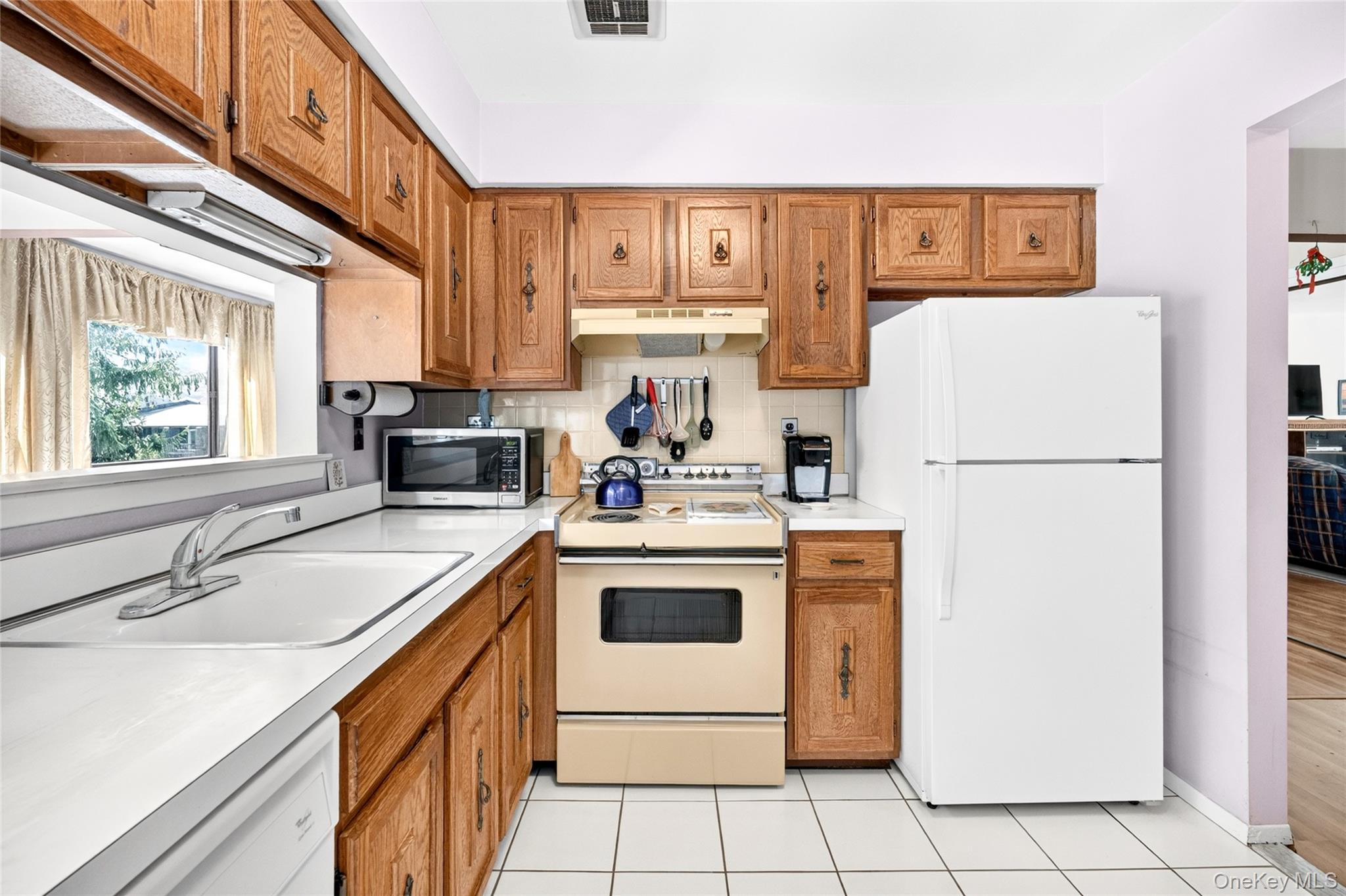 38 Richard Court, Unit Bldg 3 photo 15