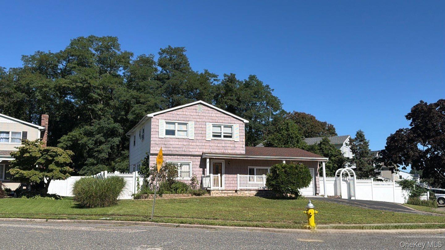 32 Sylvia Circle – For Sale photo 2