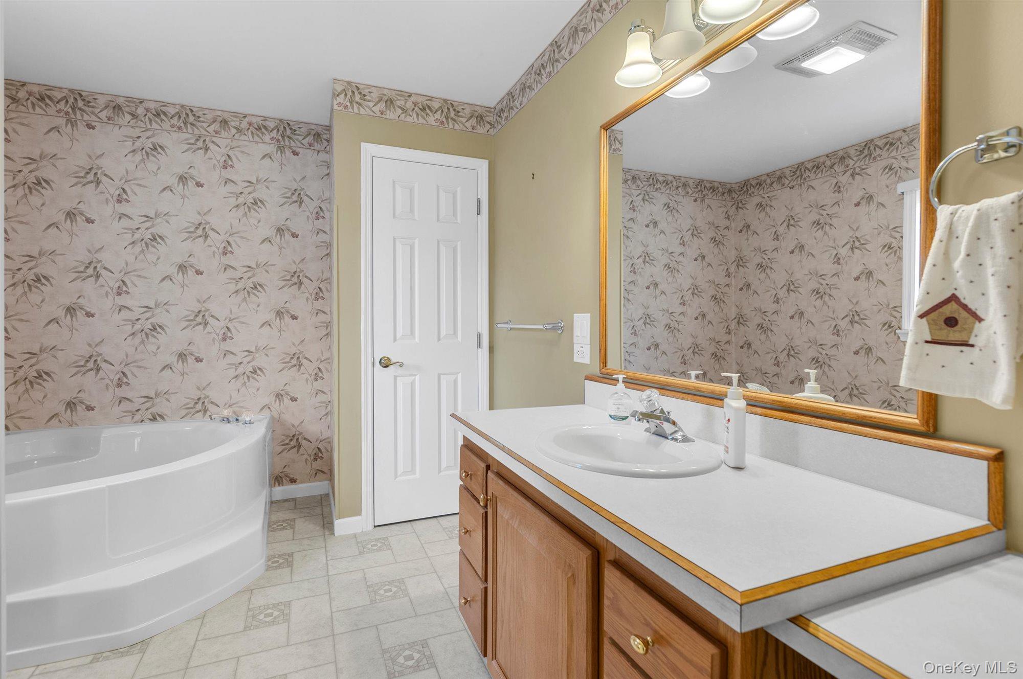 1407 Middle Road, Unit 265 photo 11