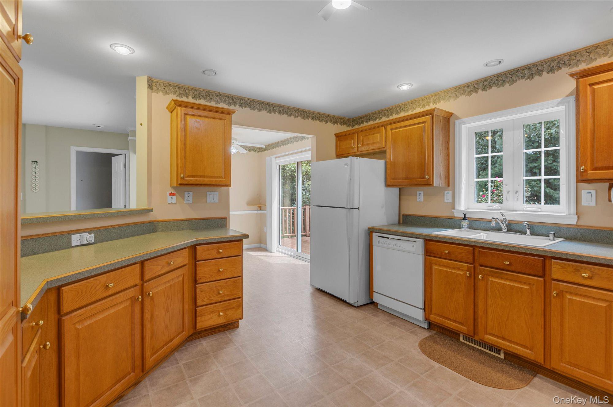 1407 Middle Road, Unit 265 photo 8