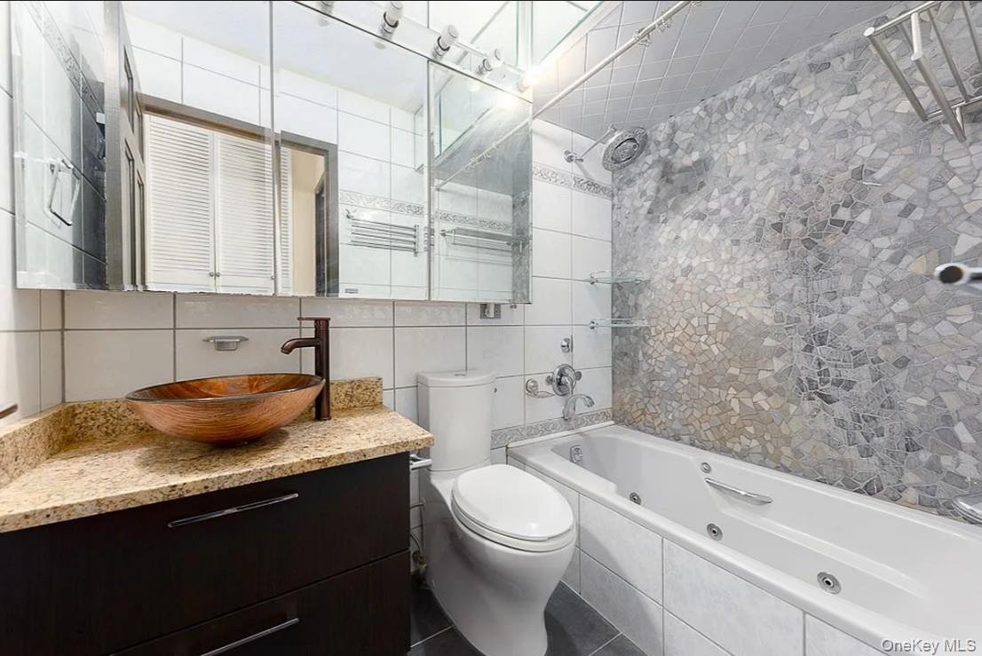 62-54 97th Place, Unit 11A photo 7