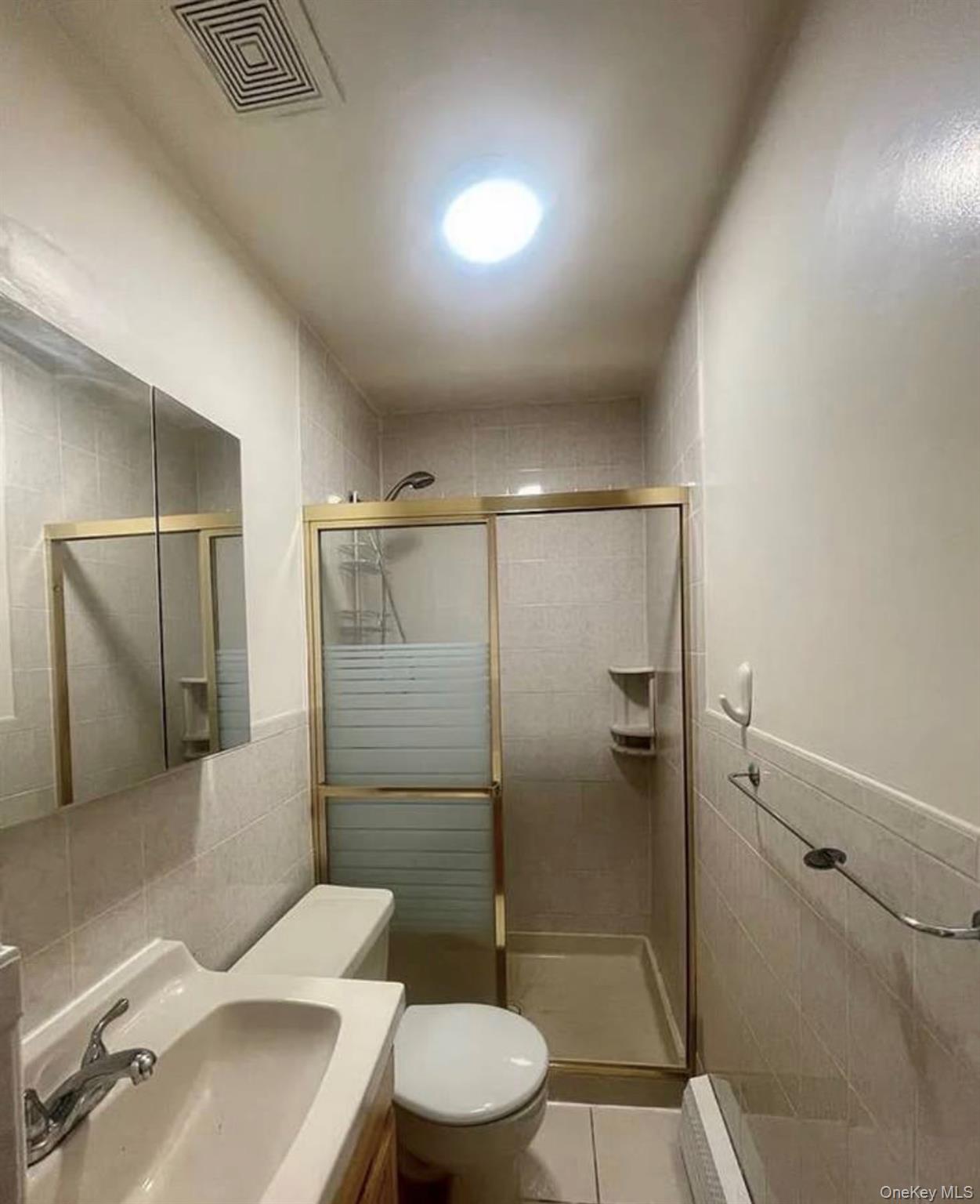 71-28 66th Road – For Rent photo 7