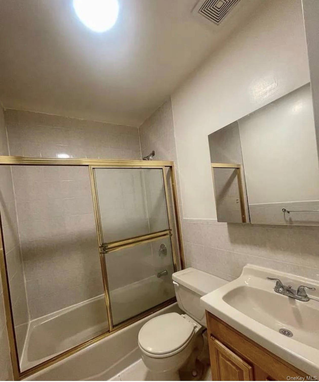 71-28 66th Road – For Rent photo 8