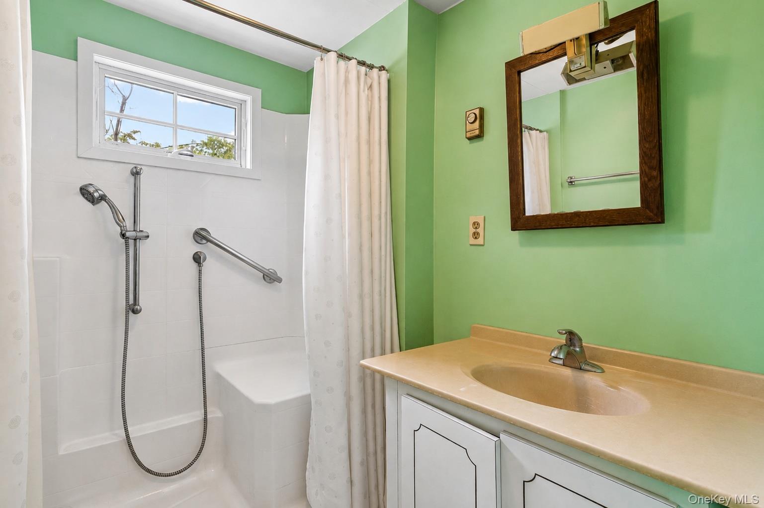 35 Spinner Lane – For Sale photo 14